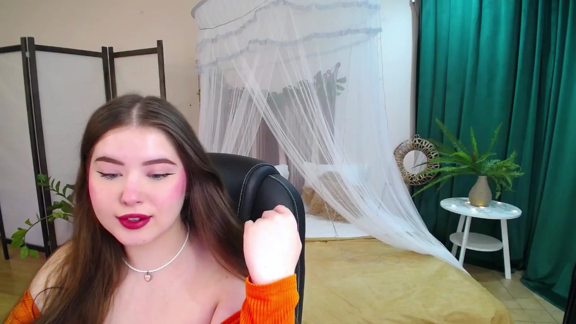 Gallery image thumbnail from AdmireMyEyes's myfreecams stream on, 05/24/2025, 19:17 image 20 of 20