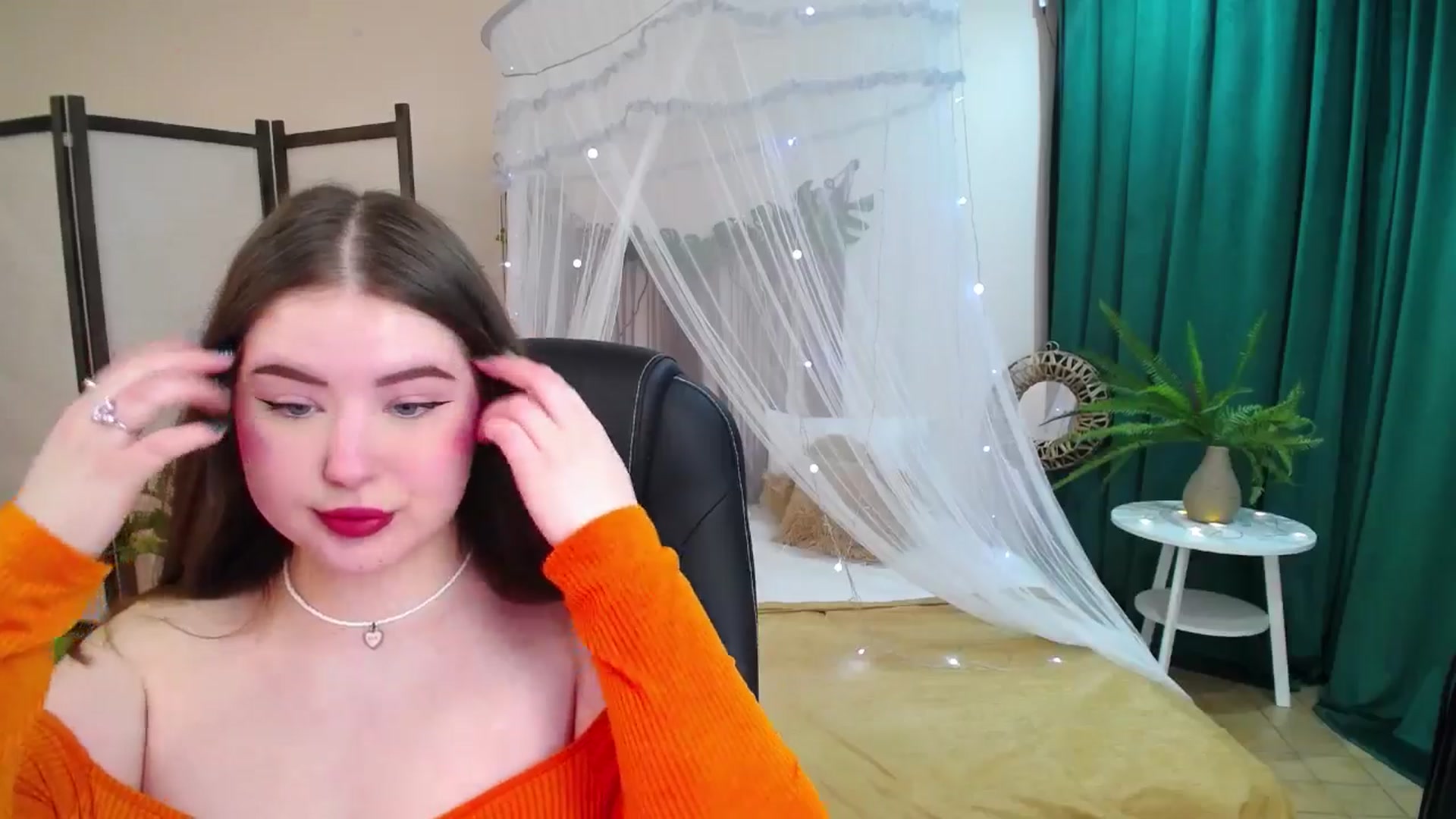 Gallery image thumbnail from AdmireMyEyes's myfreecams stream on, 05/24/2025, 19:17 image 8 of 20
