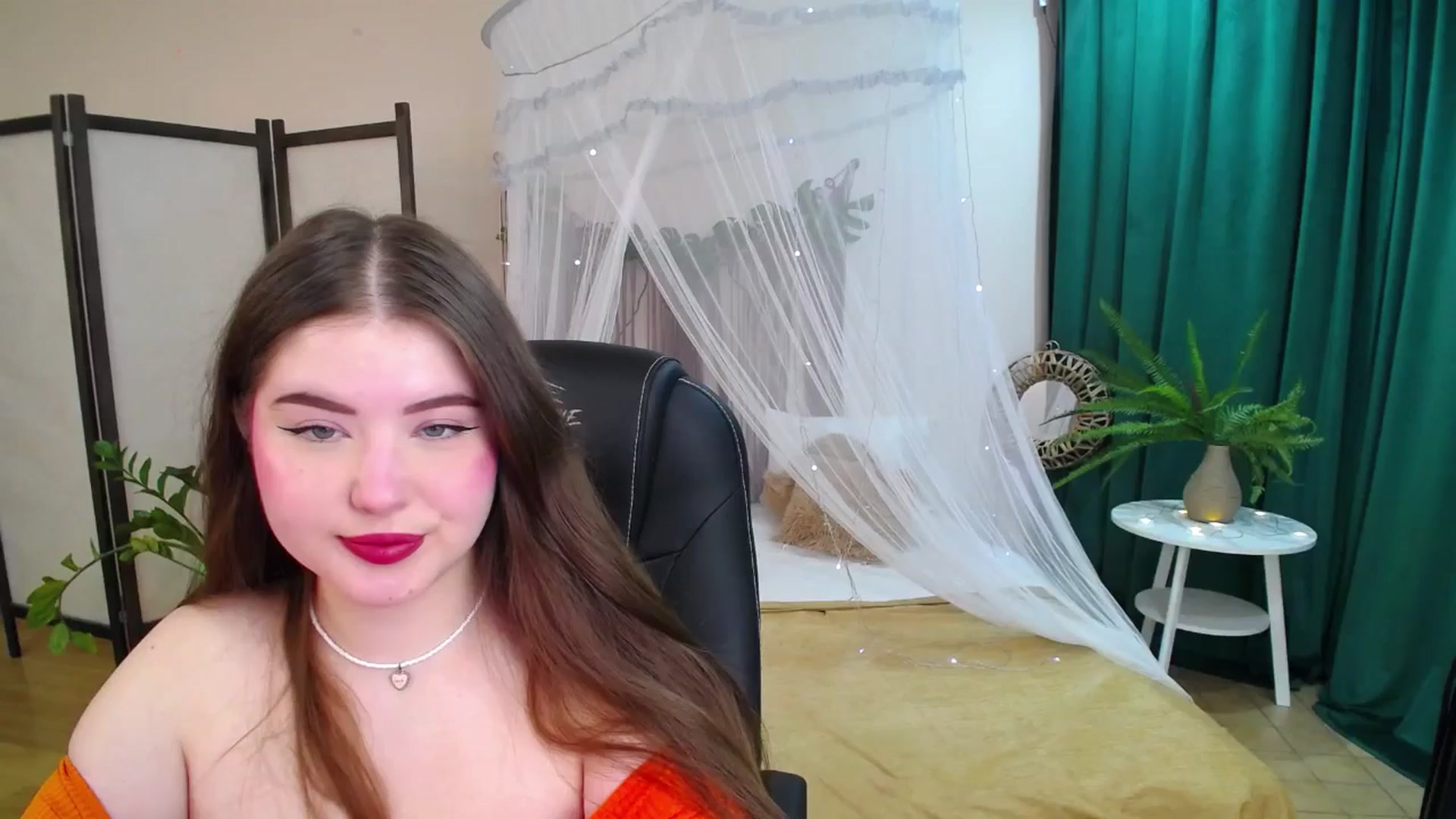 Gallery image thumbnail from AdmireMyEyes's myfreecams stream on, 05/24/2025, 19:17 image 6 of 20