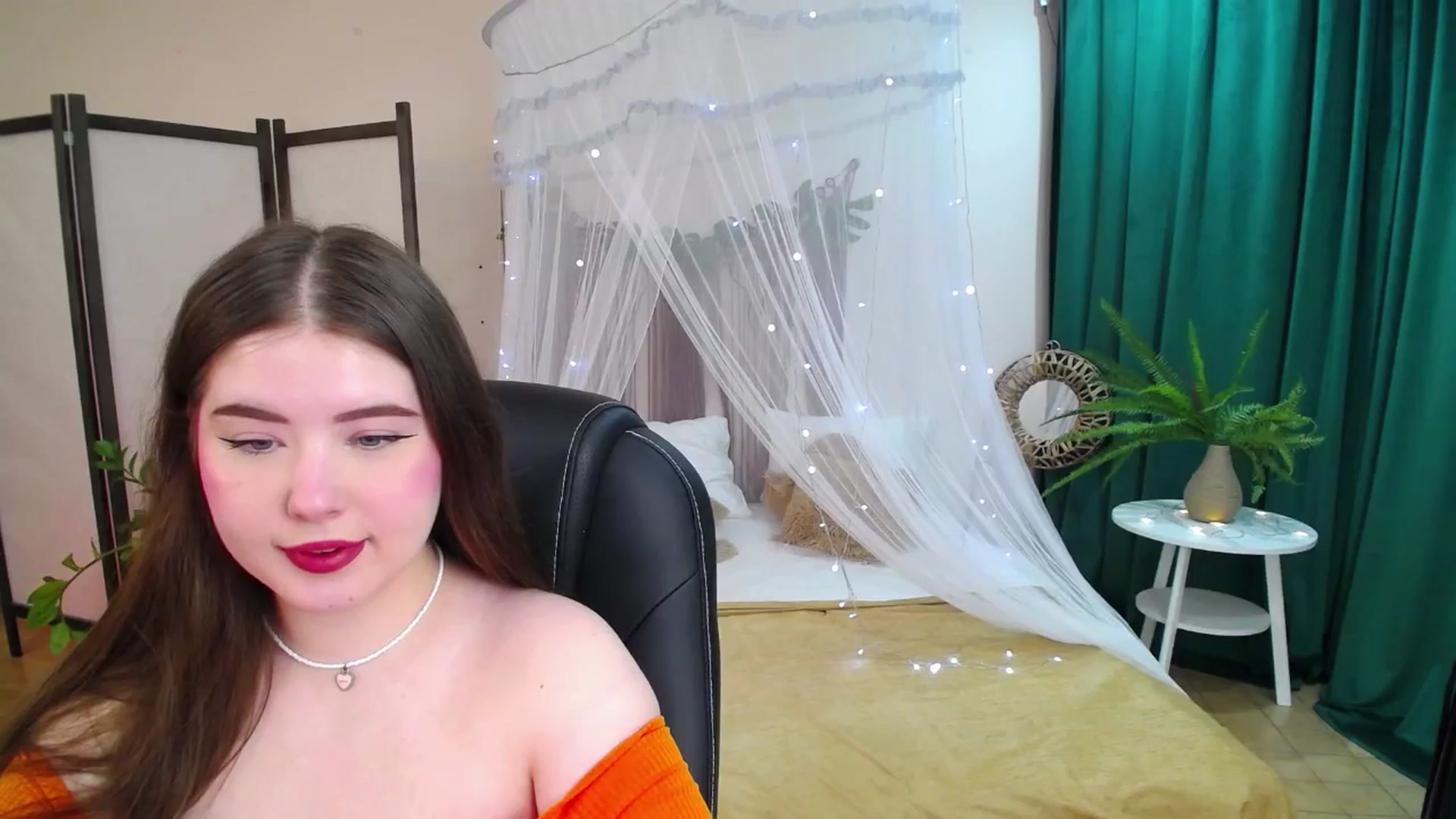 Gallery image thumbnail from AdmireMyEyes's myfreecams stream on, 05/24/2025, 19:17 image 11 of 20