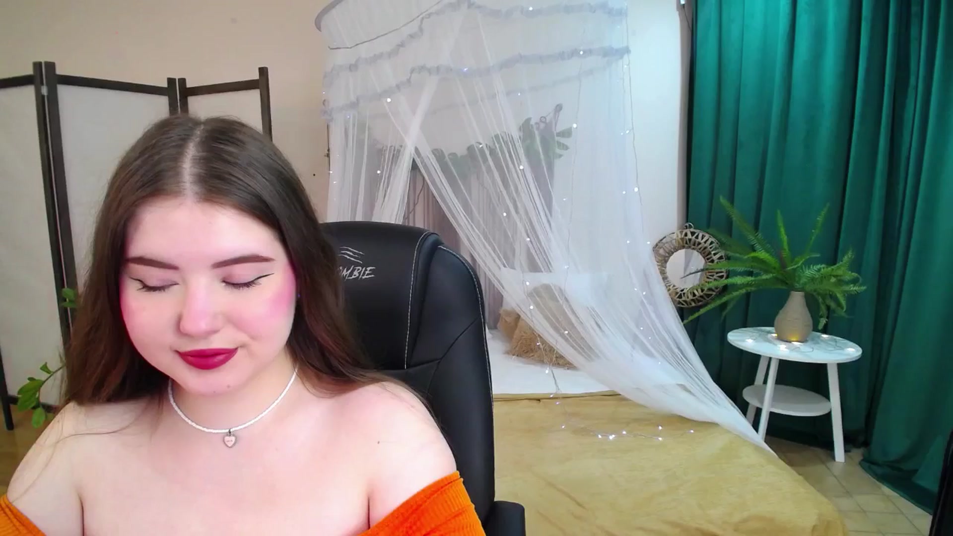 Gallery image thumbnail from AdmireMyEyes's myfreecams stream on, 05/24/2025, 19:17 image 9 of 20