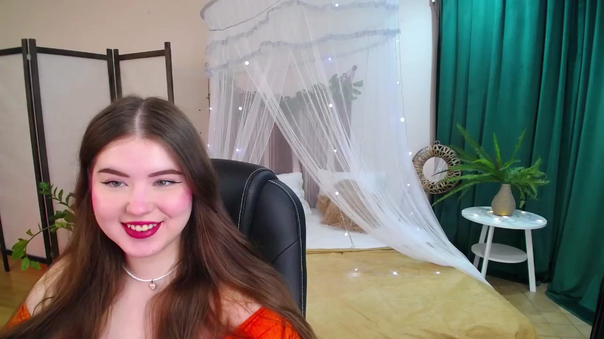 Gallery image thumbnail from AdmireMyEyes's myfreecams stream on, 05/24/2025, 19:17 image 18 of 20
