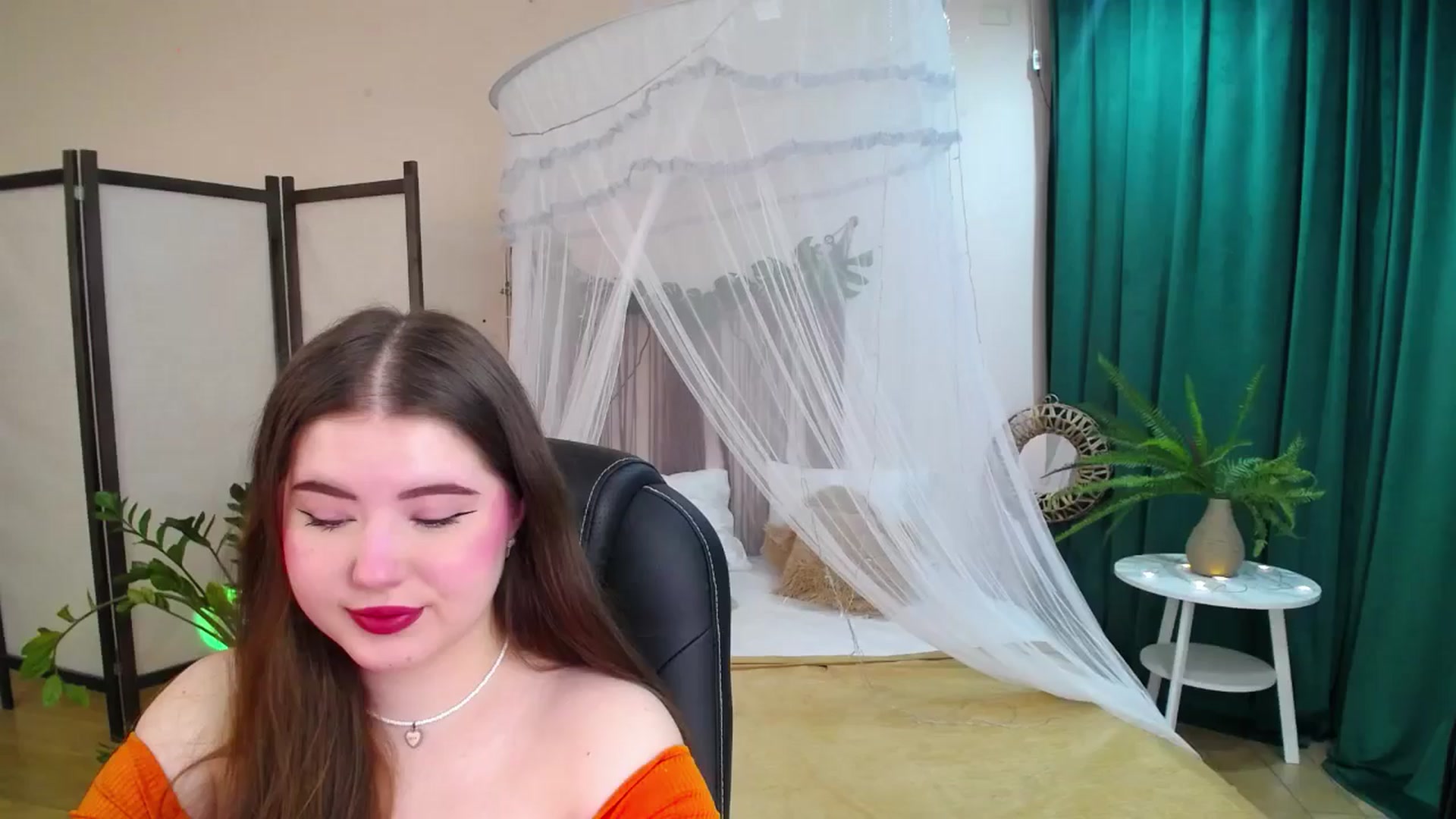 Gallery image thumbnail from AdmireMyEyes's myfreecams stream on, 05/24/2025, 19:17 image 1 of 20