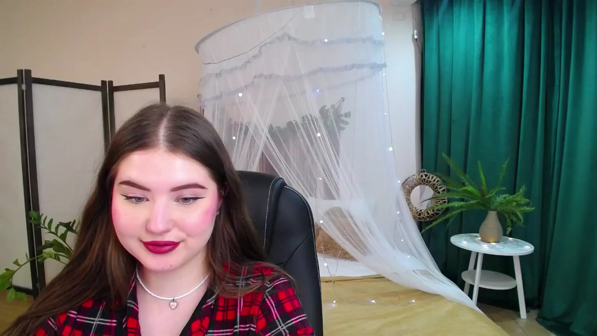 Gallery image thumbnail from AdmireMyEyes's myfreecams stream on, 05/25/2025, 02:21 image 8 of 20
