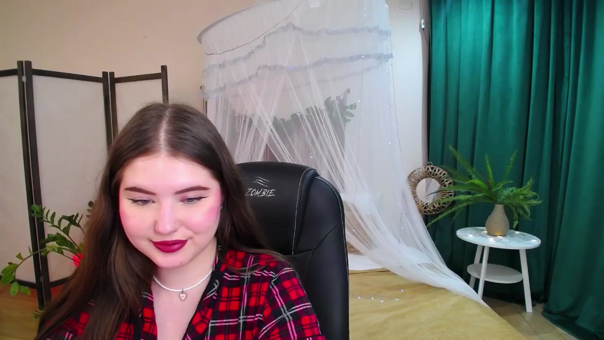 Gallery image thumbnail from AdmireMyEyes's myfreecams stream on, 05/25/2025, 02:21 image 12 of 20