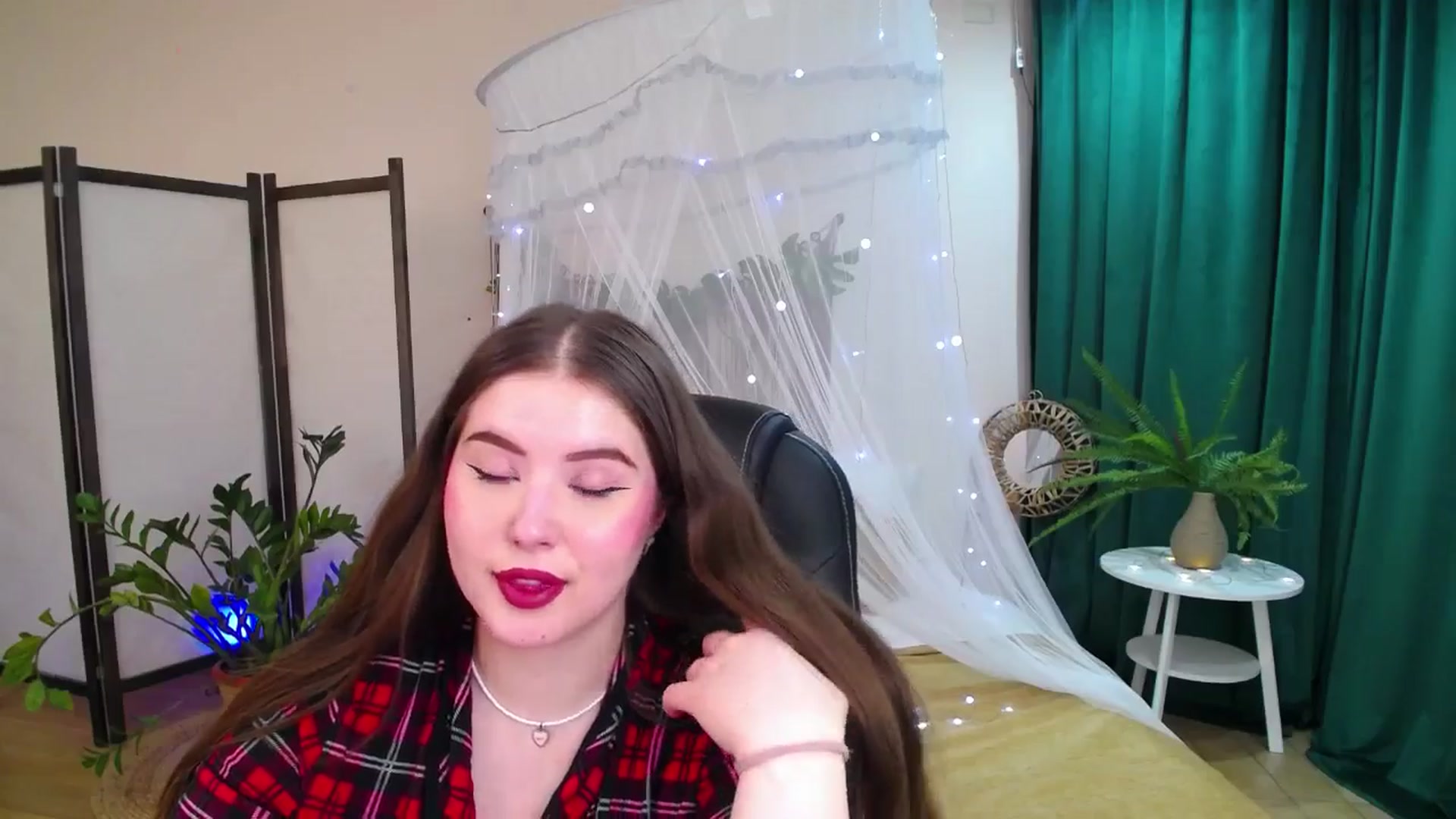 Gallery image thumbnail from AdmireMyEyes's myfreecams stream on, 05/25/2025, 02:21 image 13 of 20
