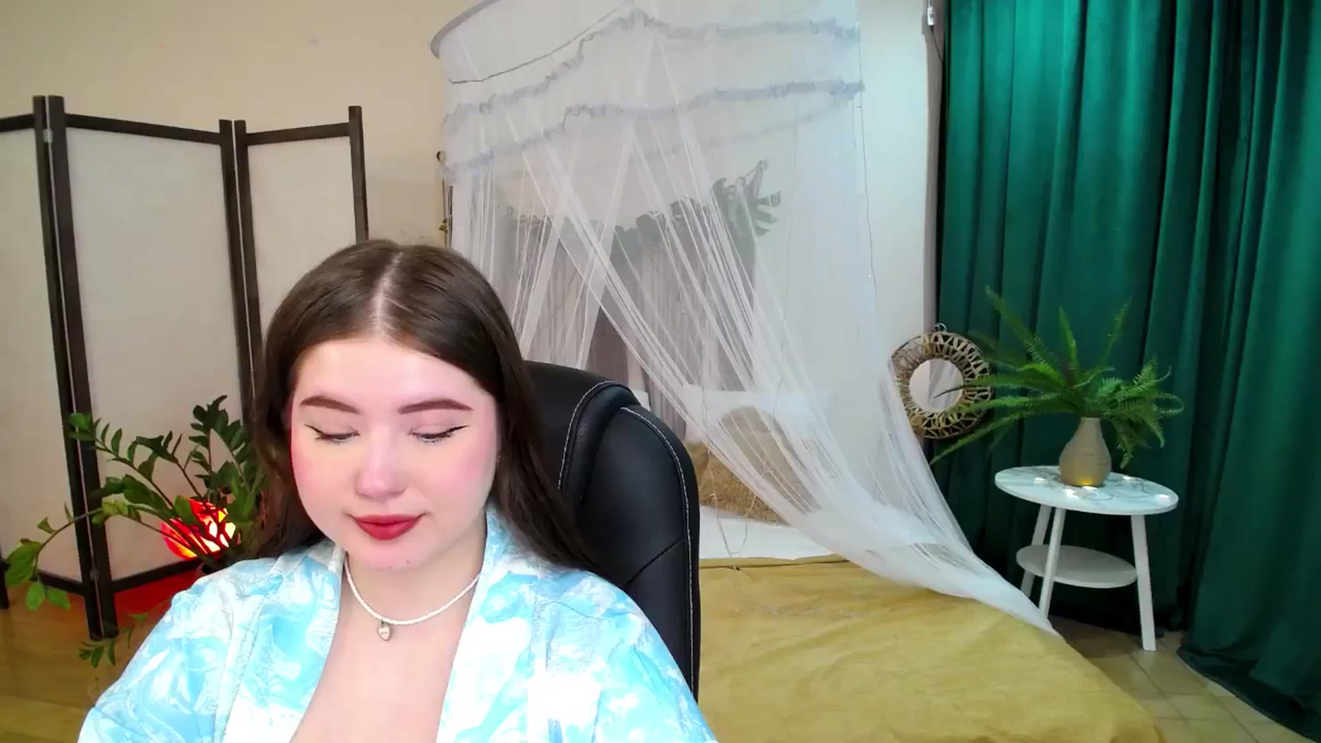 Gallery image thumbnail from AdmireMyEyes's myfreecams stream on, 05/25/2025, 18:41 image 3 of 20