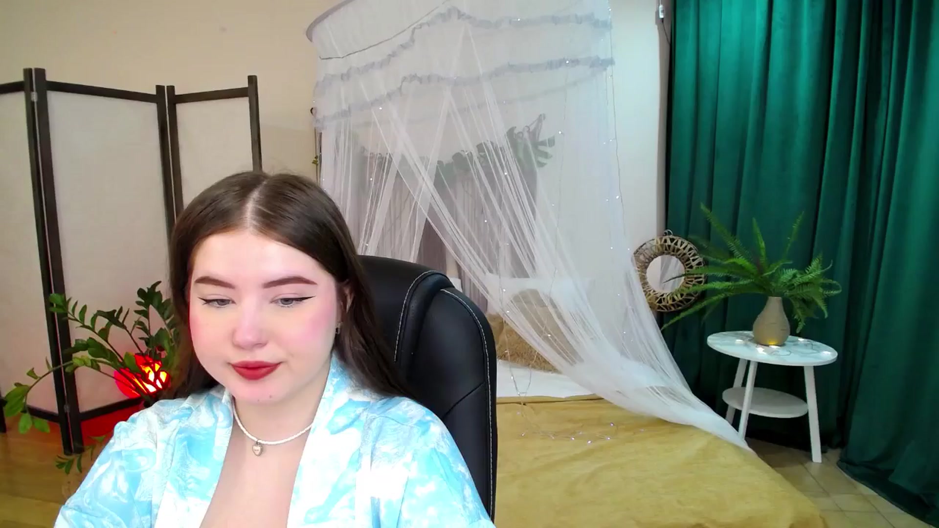 Gallery image thumbnail from AdmireMyEyes's myfreecams stream on, 05/25/2025, 18:41 image 1 of 20