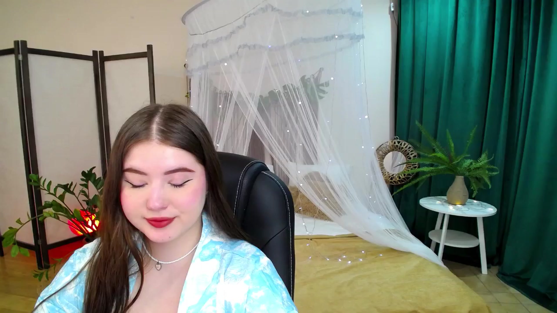 Gallery image thumbnail from AdmireMyEyes's myfreecams stream on, 05/25/2025, 18:41 image 10 of 20
