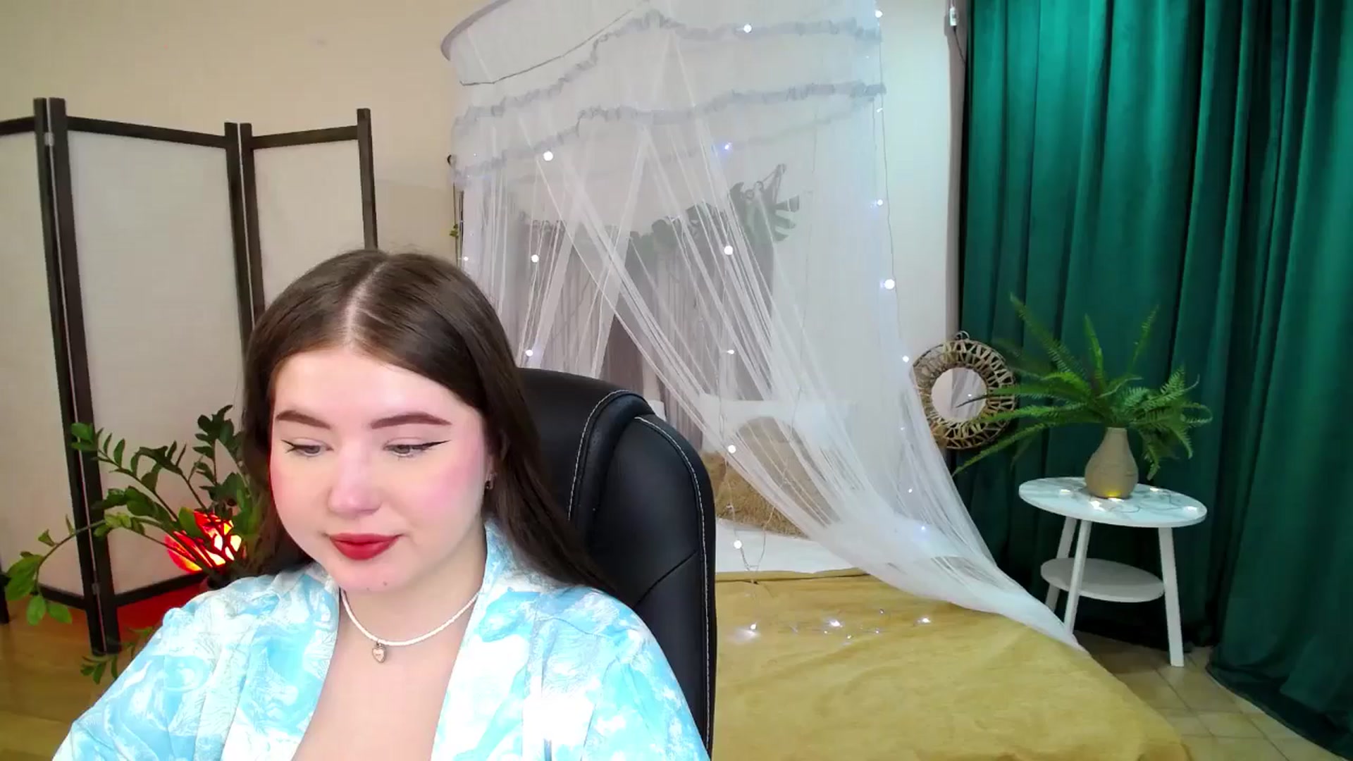 Gallery image thumbnail from AdmireMyEyes's myfreecams stream on, 05/25/2025, 18:41 image 4 of 20
