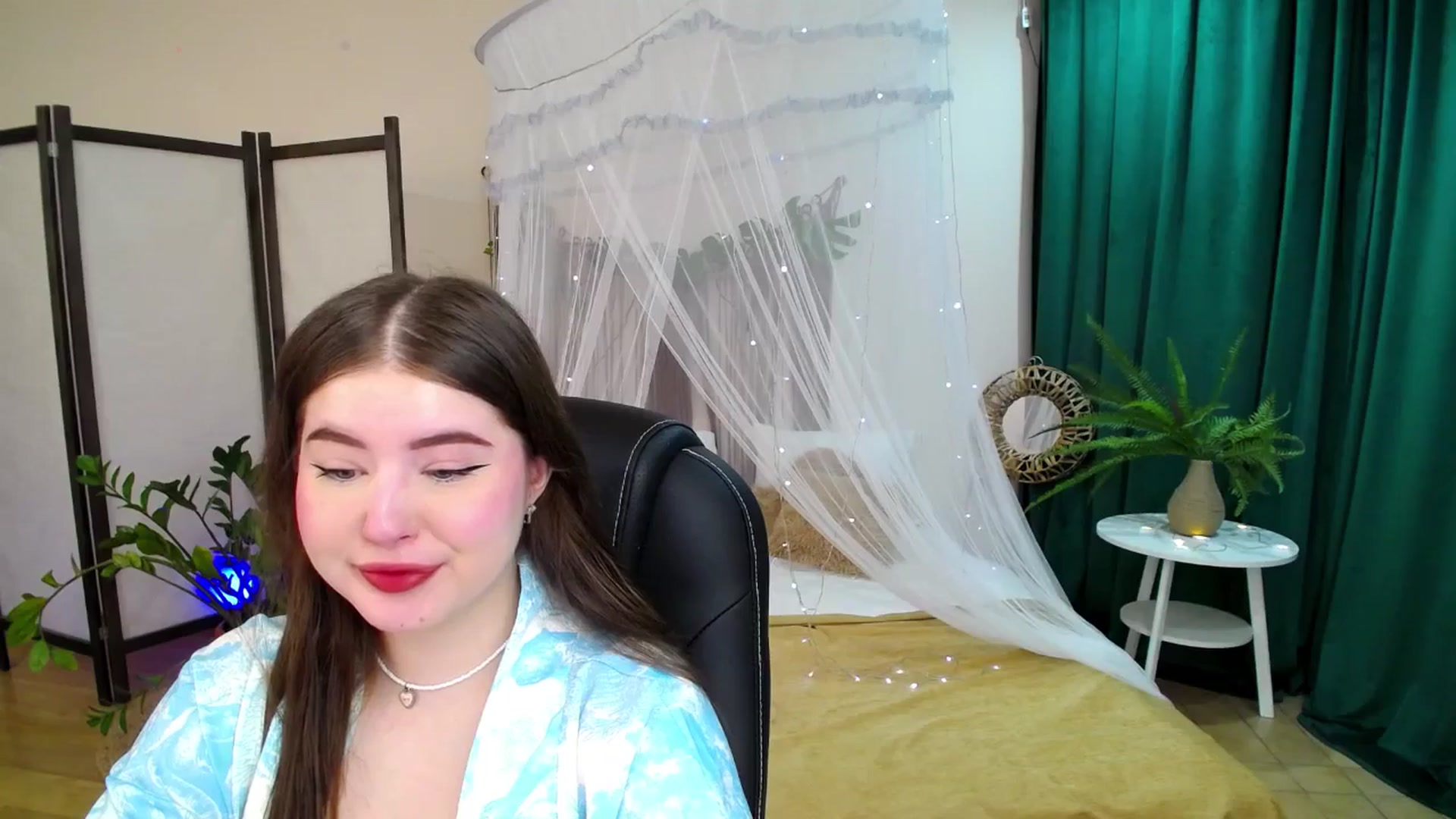 Gallery image thumbnail from AdmireMyEyes's myfreecams stream on, 05/25/2025, 18:41 image 20 of 20