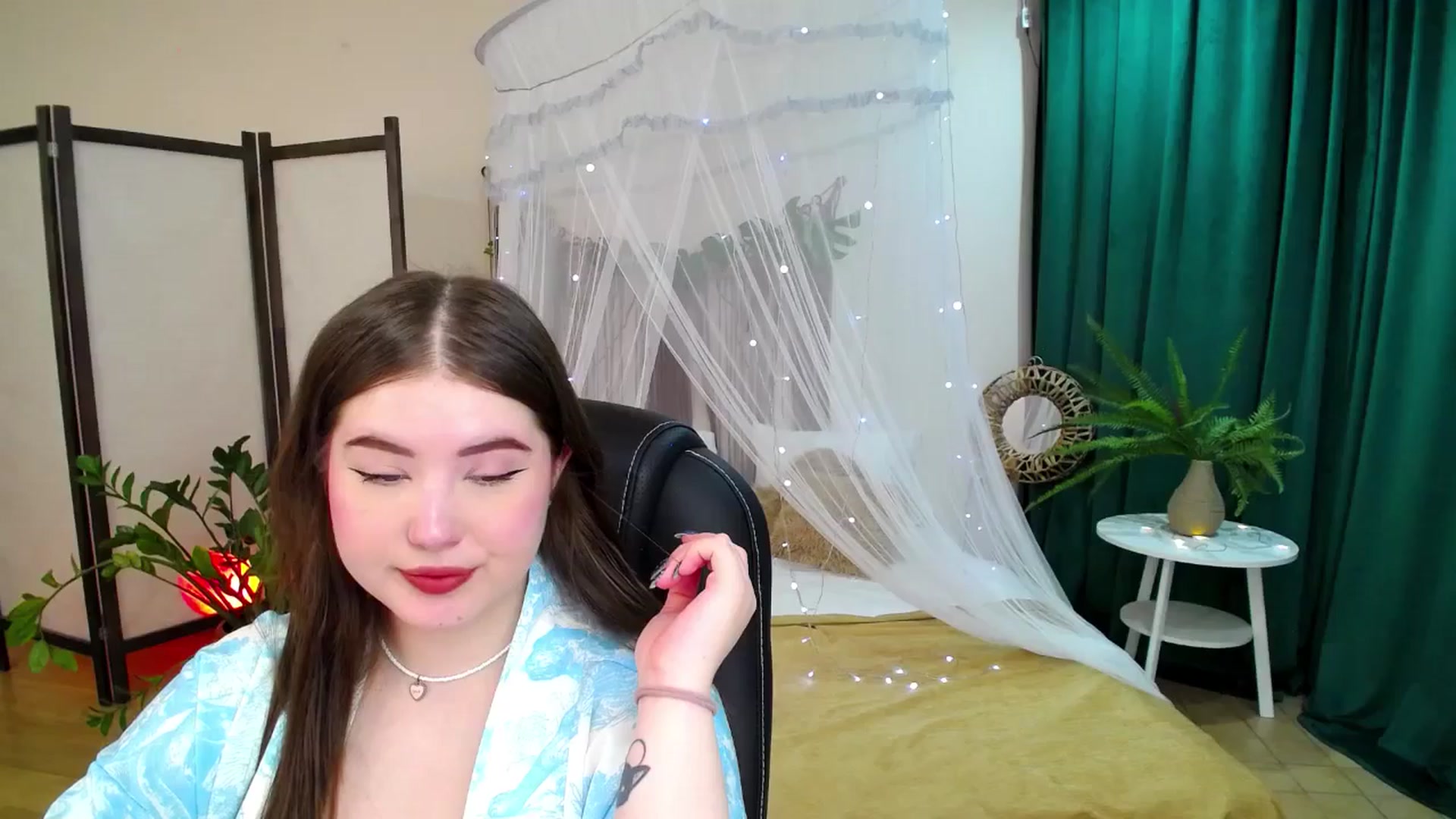 Gallery image thumbnail from AdmireMyEyes's myfreecams stream on, 05/25/2025, 18:41 image 19 of 20