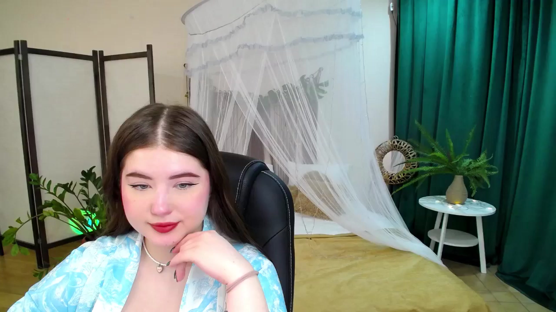Gallery image thumbnail from AdmireMyEyes's myfreecams stream on, 05/25/2025, 18:41 image 8 of 20