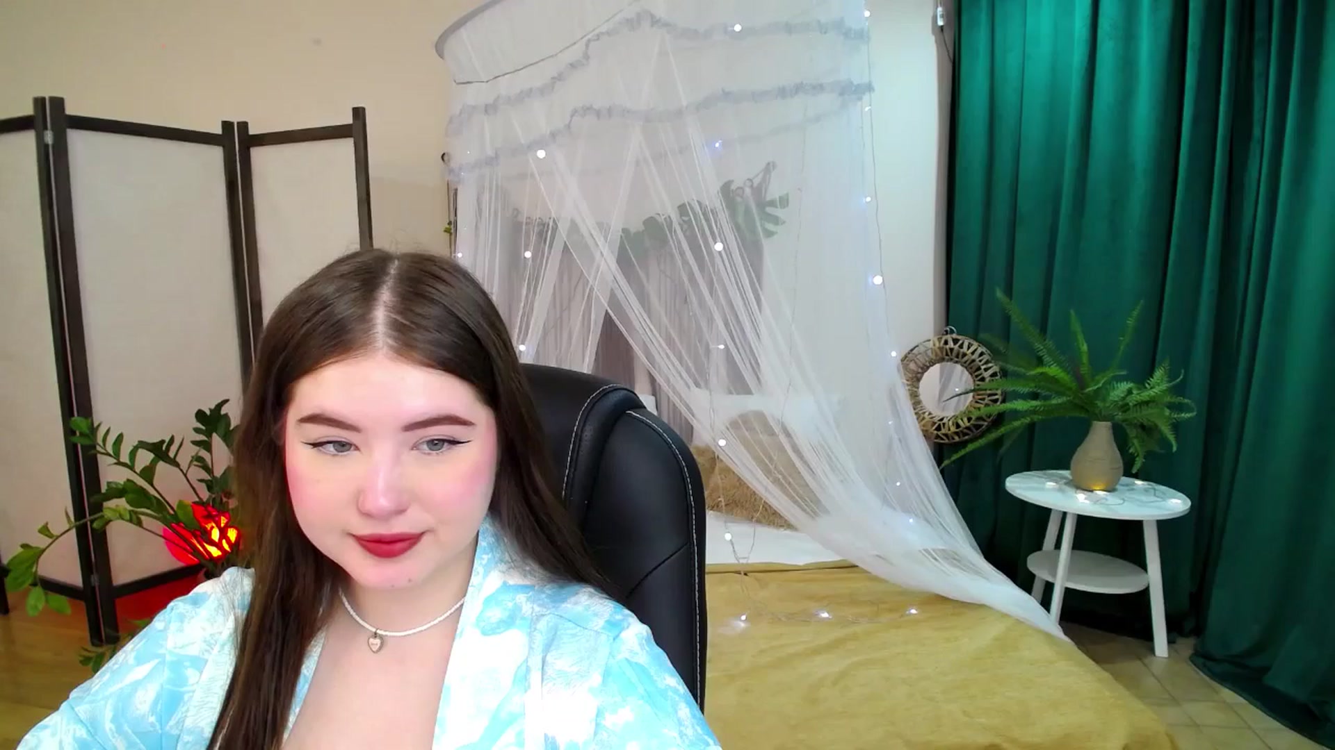 Gallery image thumbnail from AdmireMyEyes's myfreecams stream on, 05/25/2025, 18:41 image 15 of 20