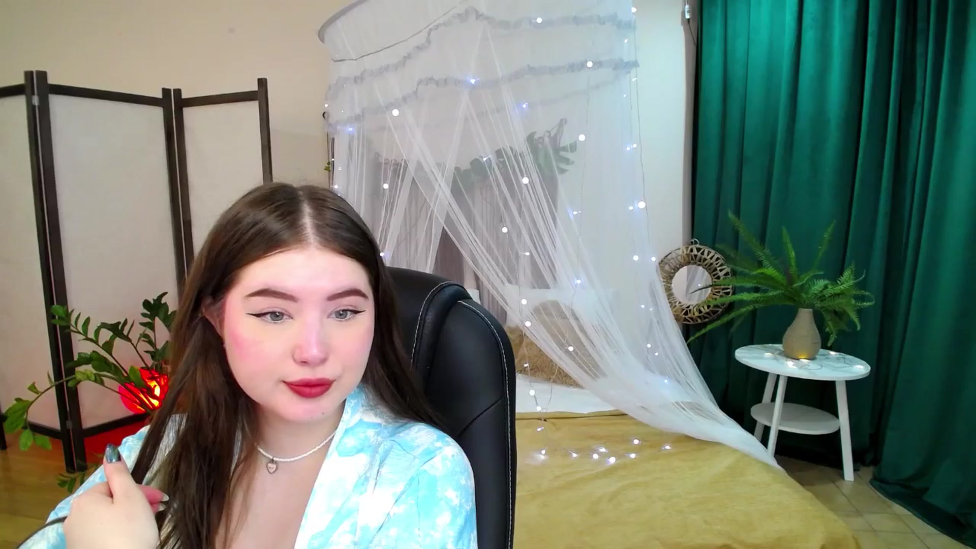 Gallery image thumbnail from AdmireMyEyes's myfreecams stream on, 05/25/2025, 18:41 image 11 of 20