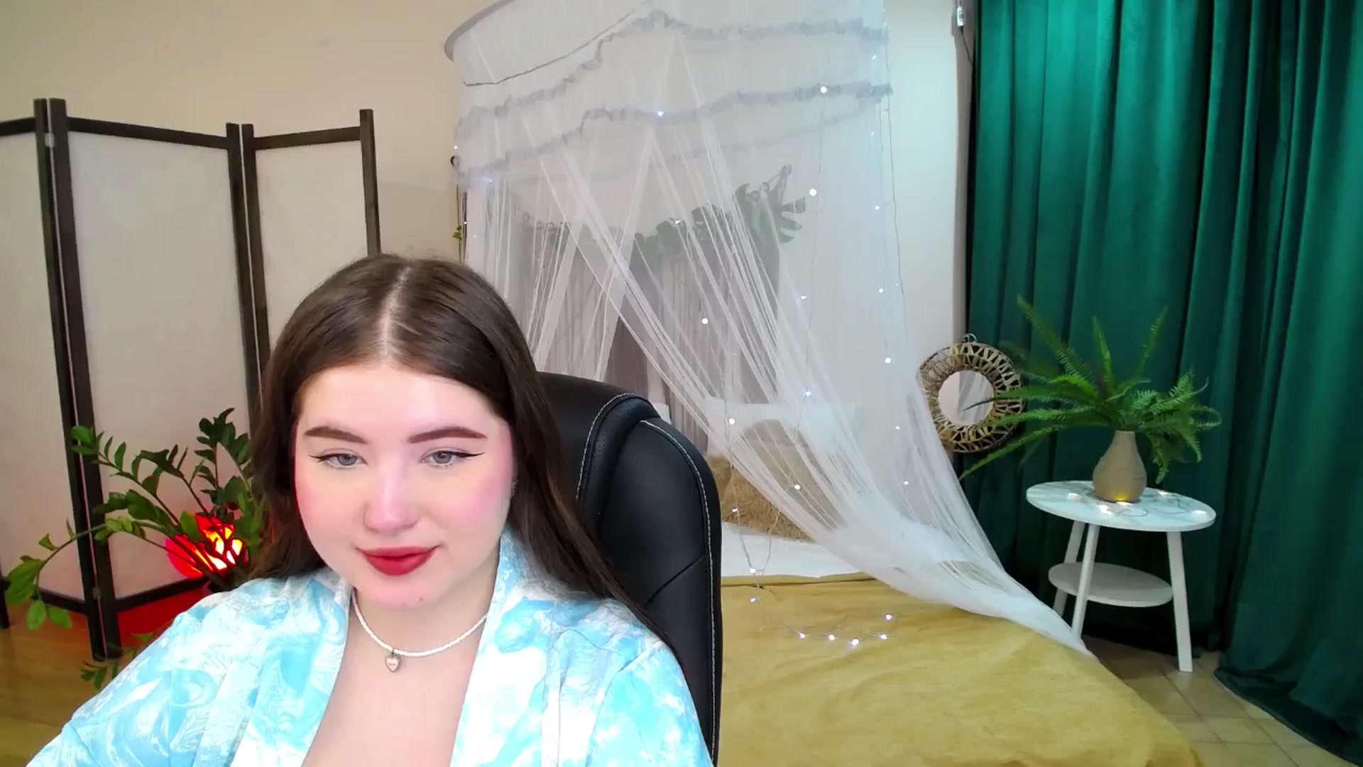 Gallery image thumbnail from AdmireMyEyes's myfreecams stream on, 05/25/2025, 18:41 image 7 of 20