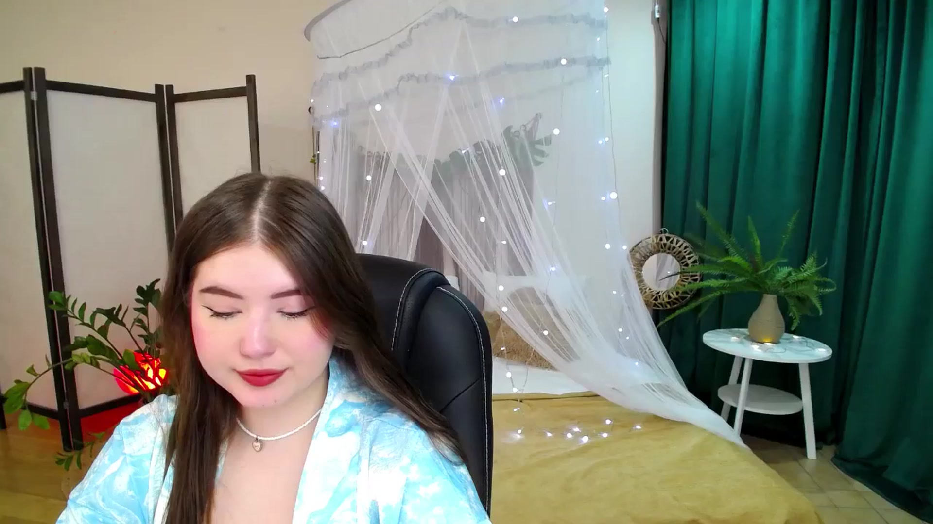 Gallery image thumbnail from AdmireMyEyes's myfreecams stream on, 05/25/2025, 18:41 image 18 of 20