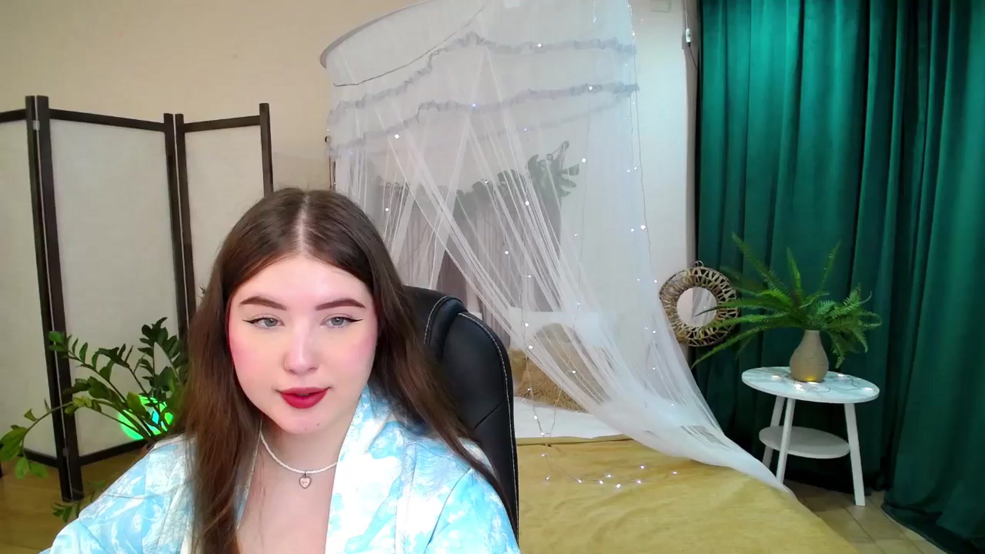 Gallery image thumbnail from AdmireMyEyes's myfreecams stream on, 05/25/2025, 19:47 image 15 of 20