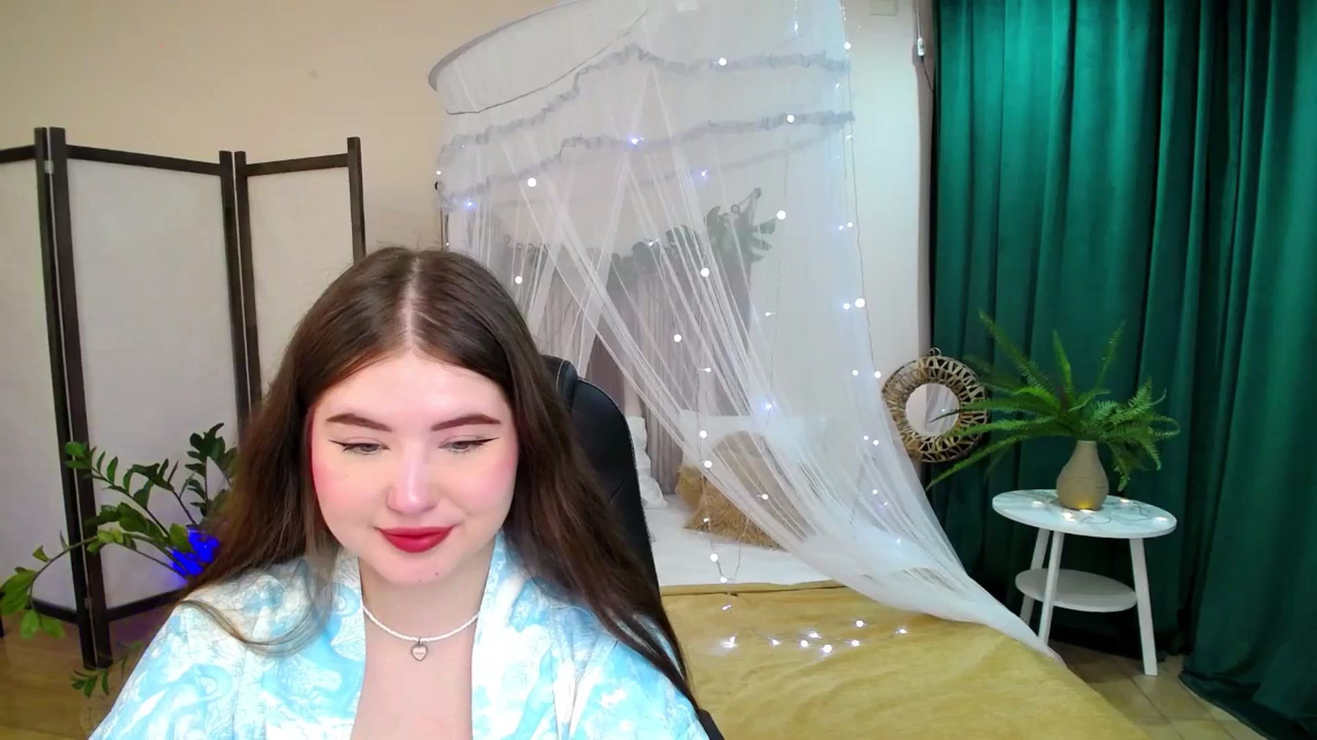 Gallery image thumbnail from AdmireMyEyes's myfreecams stream on, 05/25/2025, 19:47 image 13 of 20
