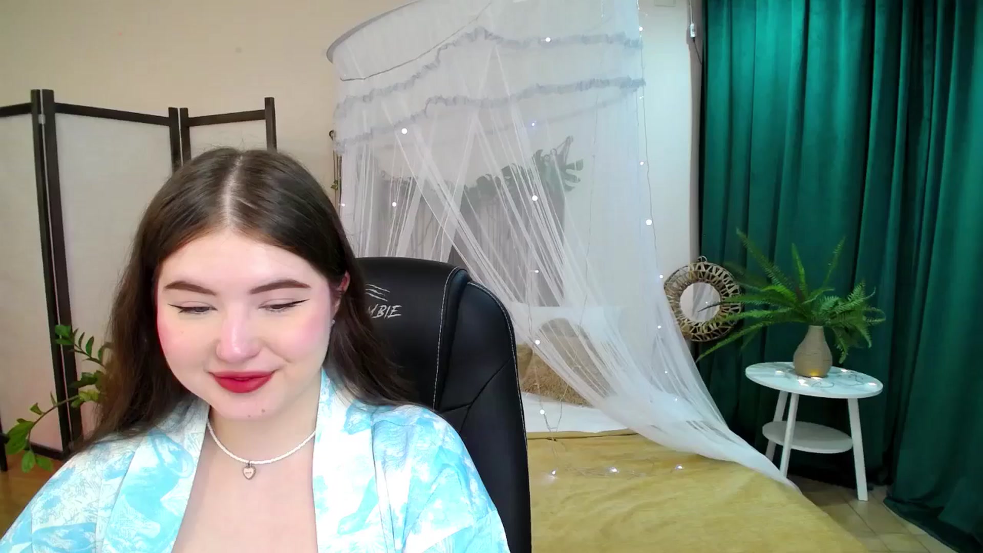 Gallery image thumbnail from AdmireMyEyes's myfreecams stream on, 05/25/2025, 19:47 image 4 of 20