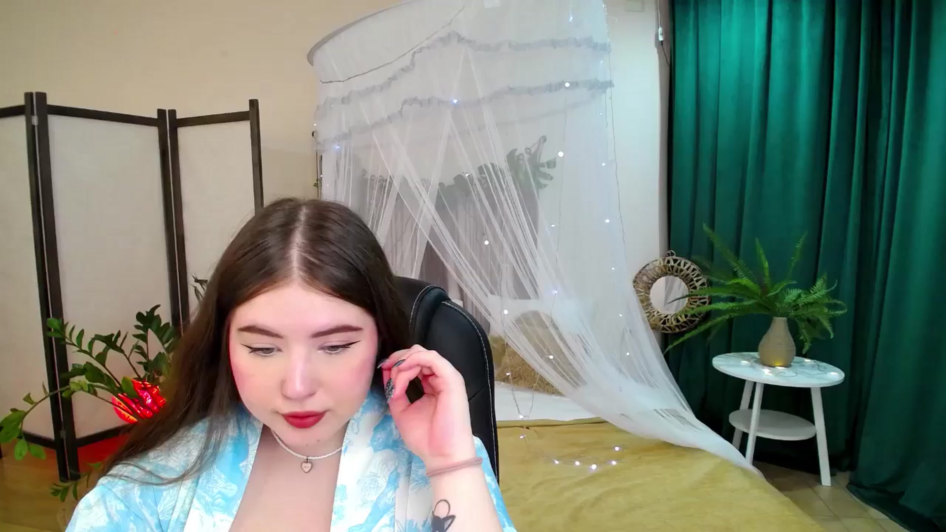 Gallery image thumbnail from AdmireMyEyes's myfreecams stream on, 05/25/2025, 19:47 image 16 of 20