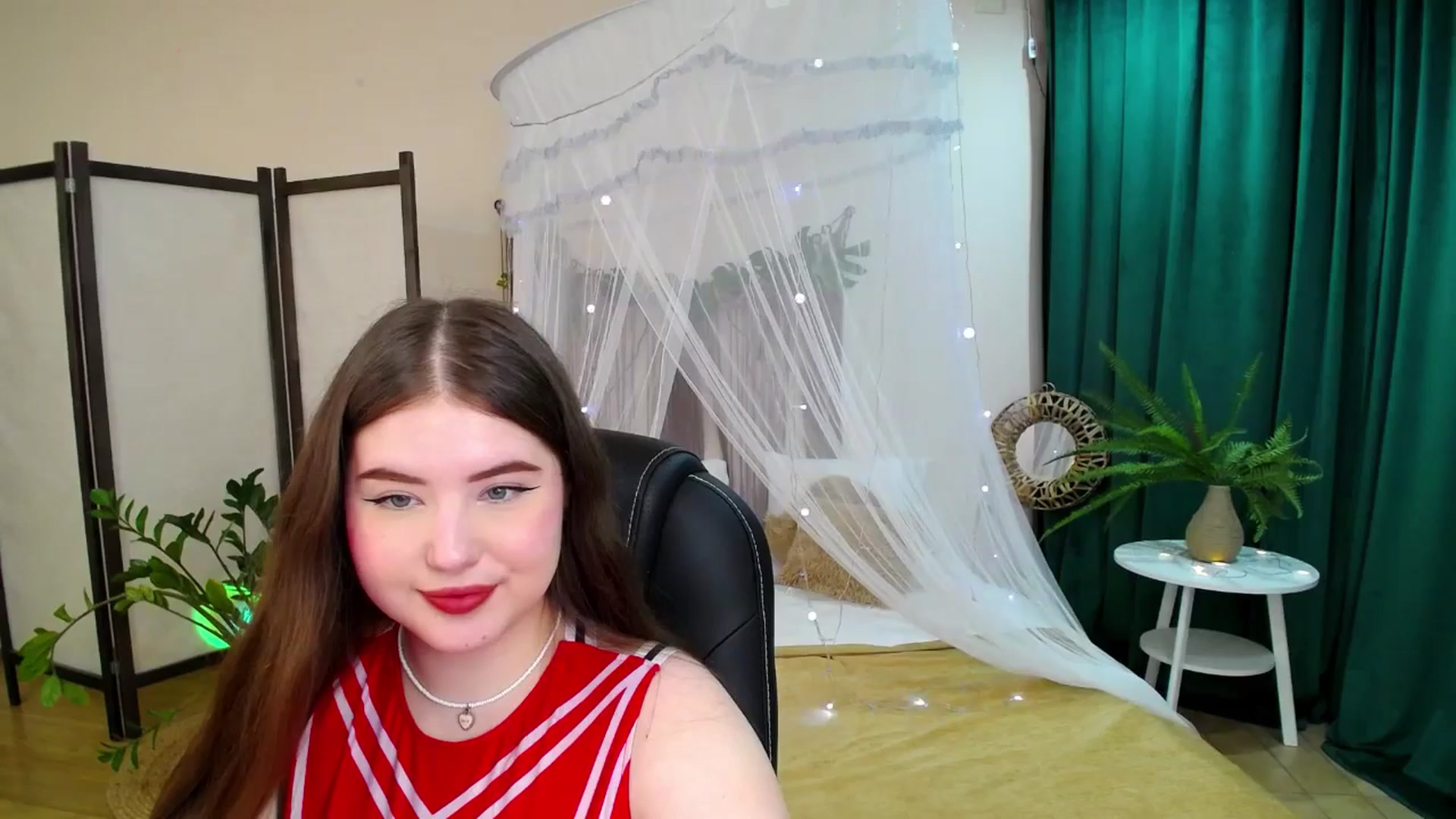 Gallery image thumbnail from AdmireMyEyes's myfreecams stream on, 05/25/2025, 21:12 image 3 of 20