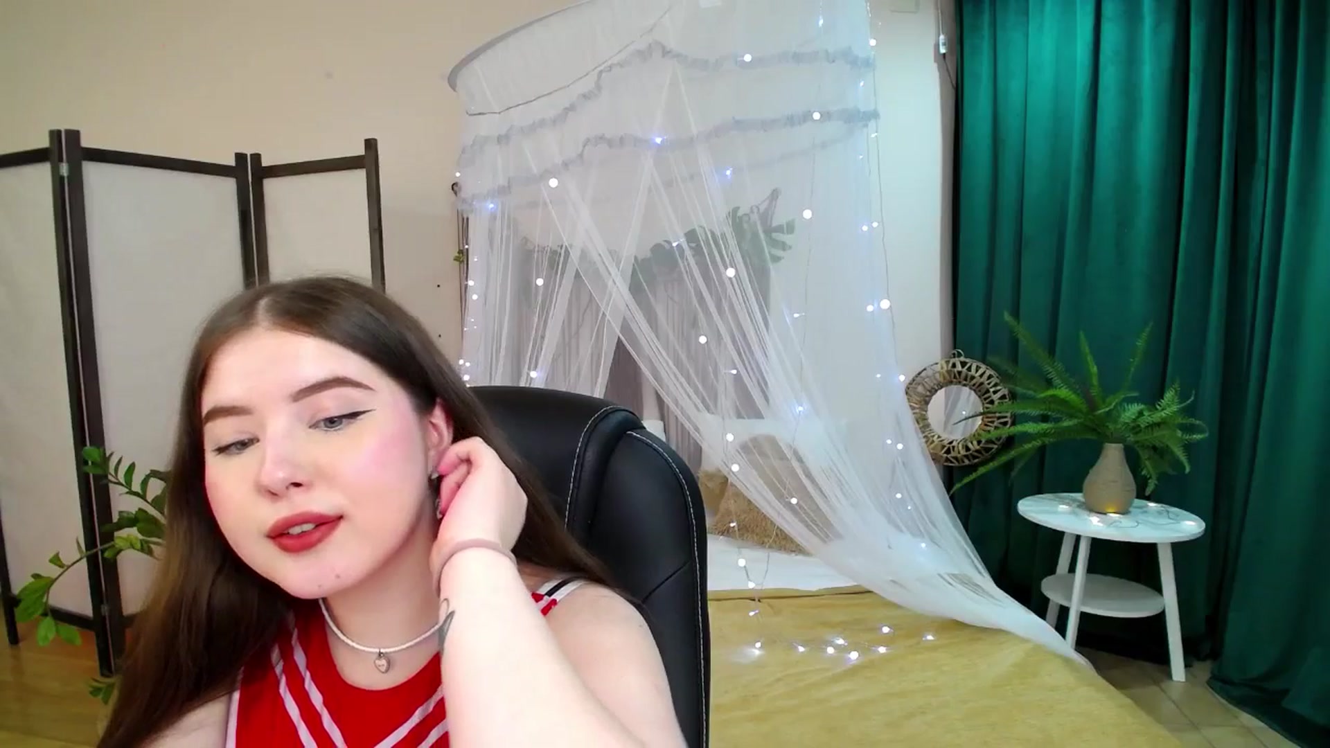 Gallery image thumbnail from AdmireMyEyes's myfreecams stream on, 05/25/2025, 21:12 image 9 of 20
