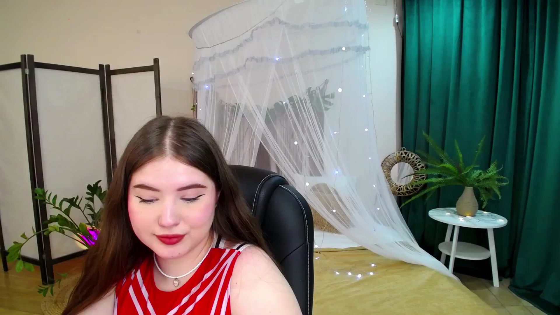 Gallery image thumbnail from AdmireMyEyes's myfreecams stream on, 05/25/2025, 21:12 image 5 of 20
