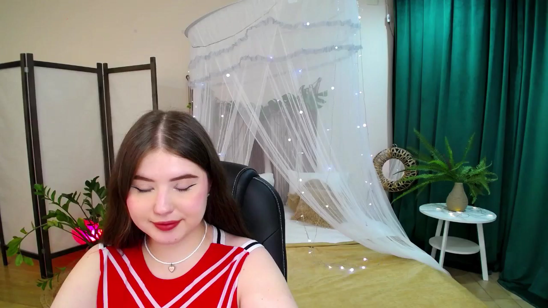 Gallery image thumbnail from AdmireMyEyes's myfreecams stream on, 05/25/2025, 21:12 image 11 of 20