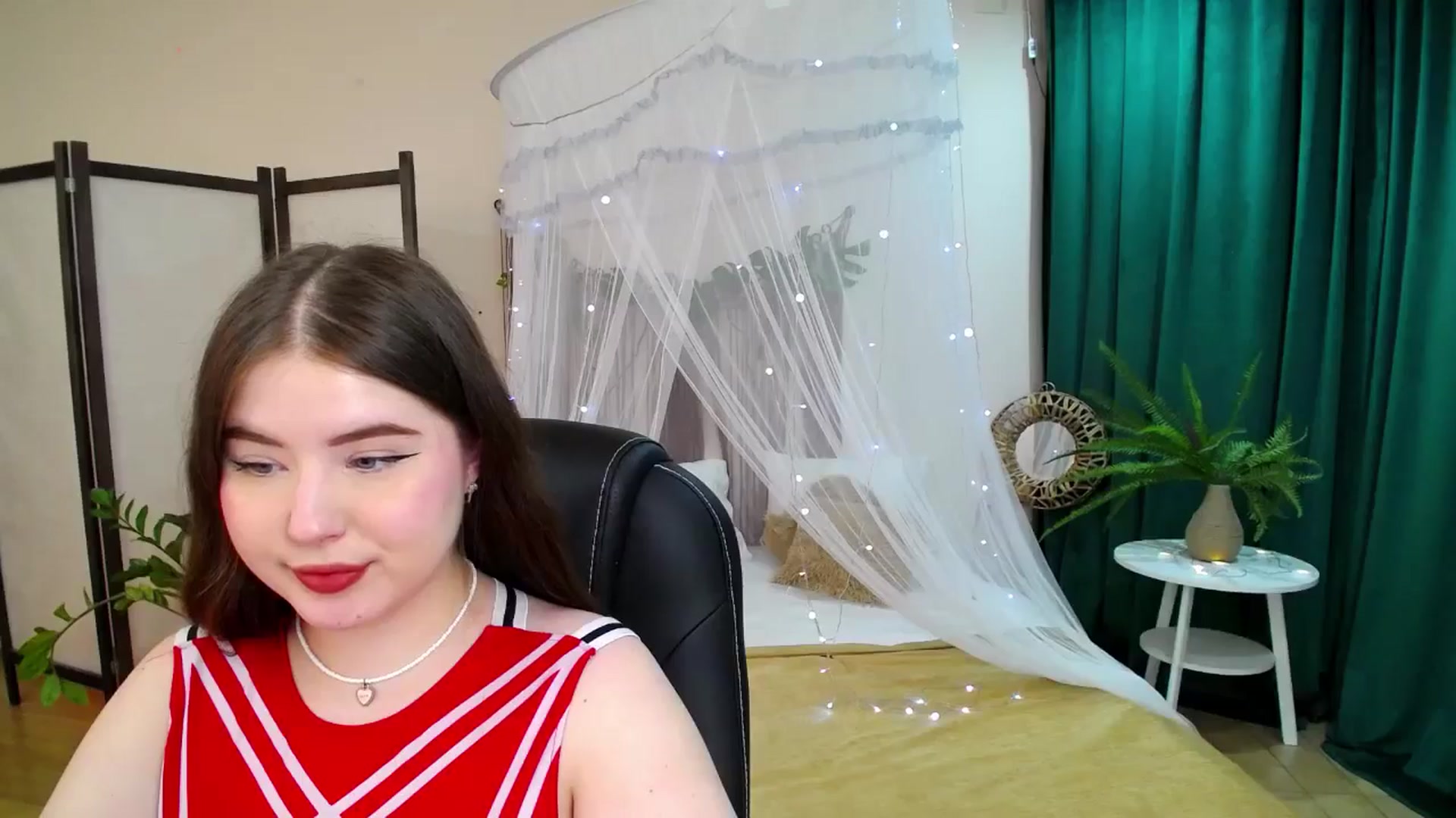 Gallery image thumbnail from AdmireMyEyes's myfreecams stream on, 05/25/2025, 21:12 image 10 of 20