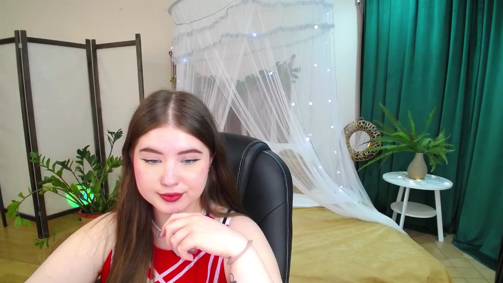 Gallery image thumbnail from AdmireMyEyes's myfreecams stream on, 05/25/2025, 22:33 image 13 of 20