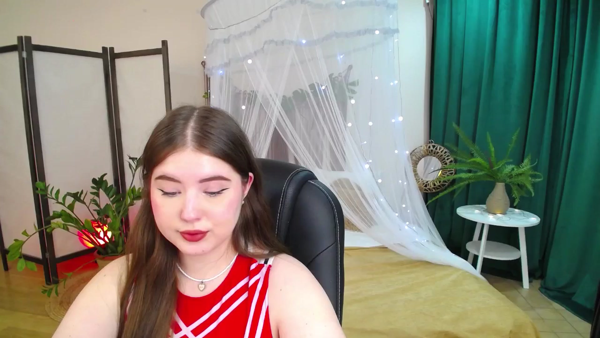 Gallery image thumbnail from AdmireMyEyes's myfreecams stream on, 05/25/2025, 22:33 image 3 of 20