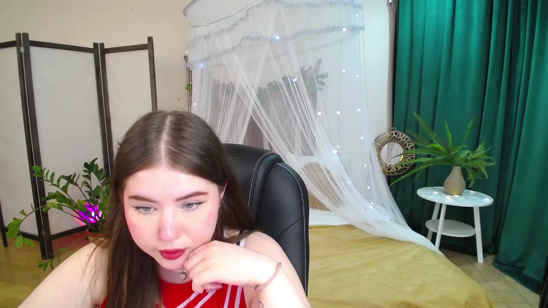 Gallery image thumbnail from AdmireMyEyes's myfreecams stream on, 05/25/2025, 22:33 image 10 of 20