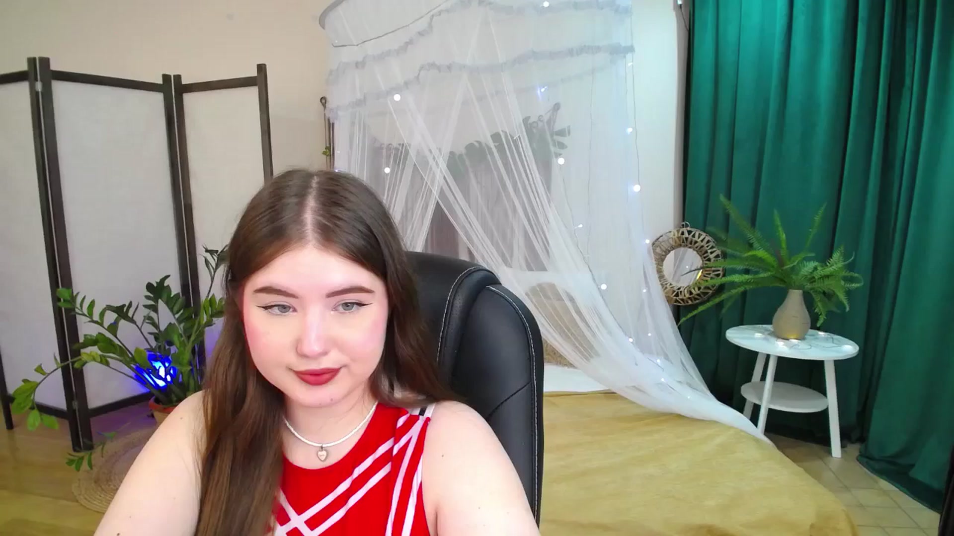 Gallery image thumbnail from AdmireMyEyes's myfreecams stream on, 05/25/2025, 22:33 image 1 of 20