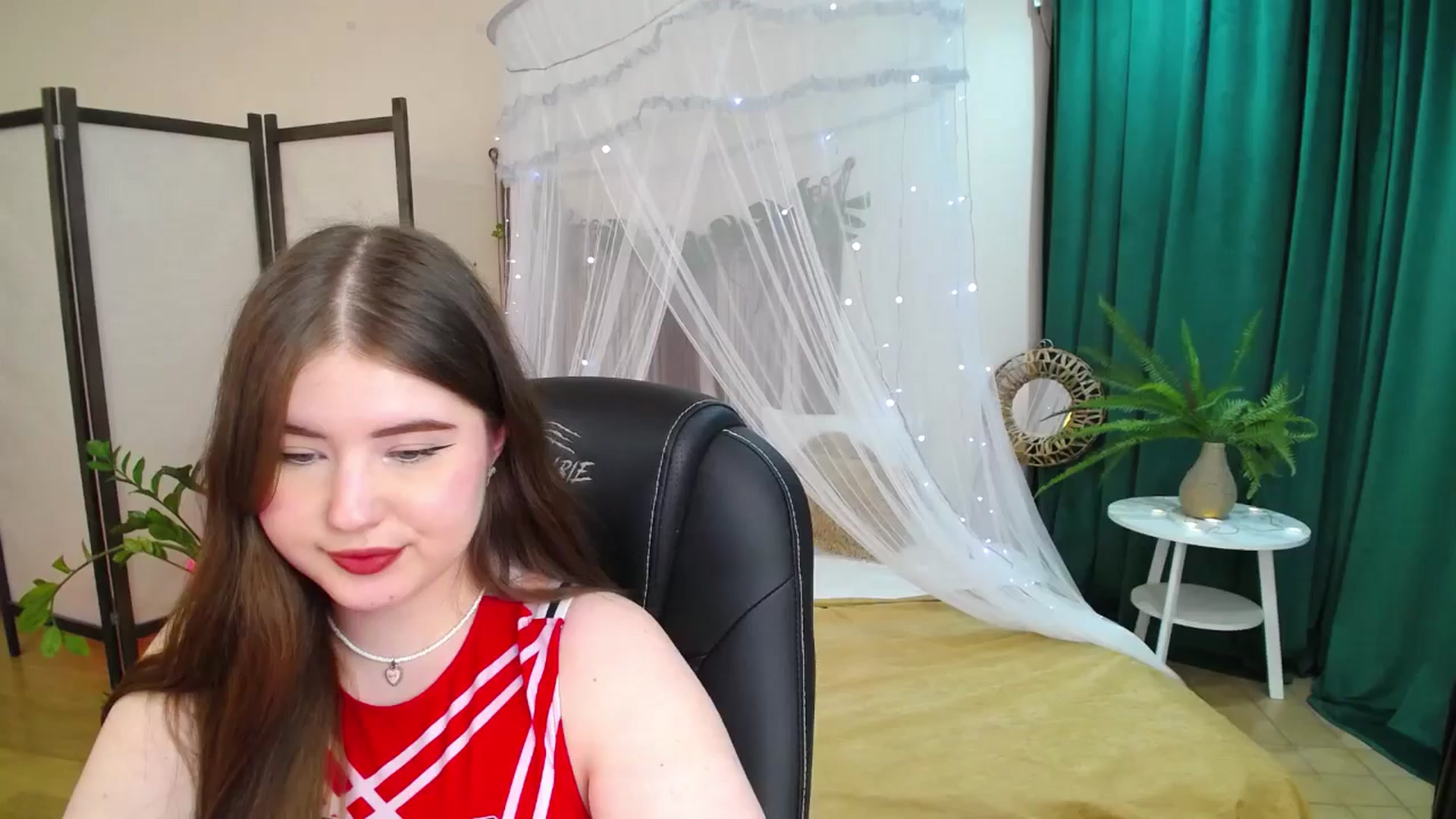 Gallery image thumbnail from AdmireMyEyes's myfreecams stream on, 05/25/2025, 22:33 image 8 of 20