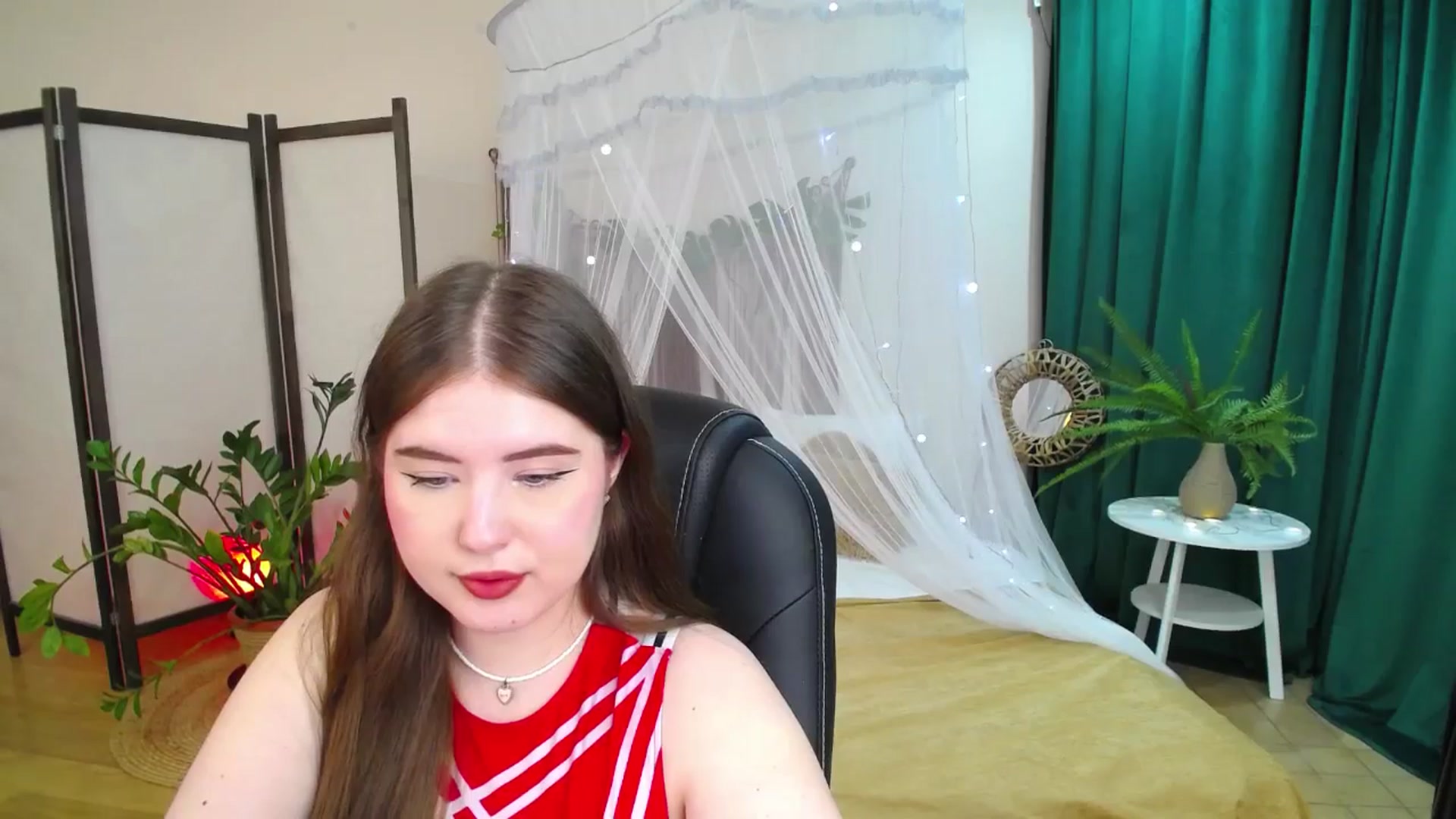 Gallery image thumbnail from AdmireMyEyes's myfreecams stream on, 05/25/2025, 22:33 image 5 of 20