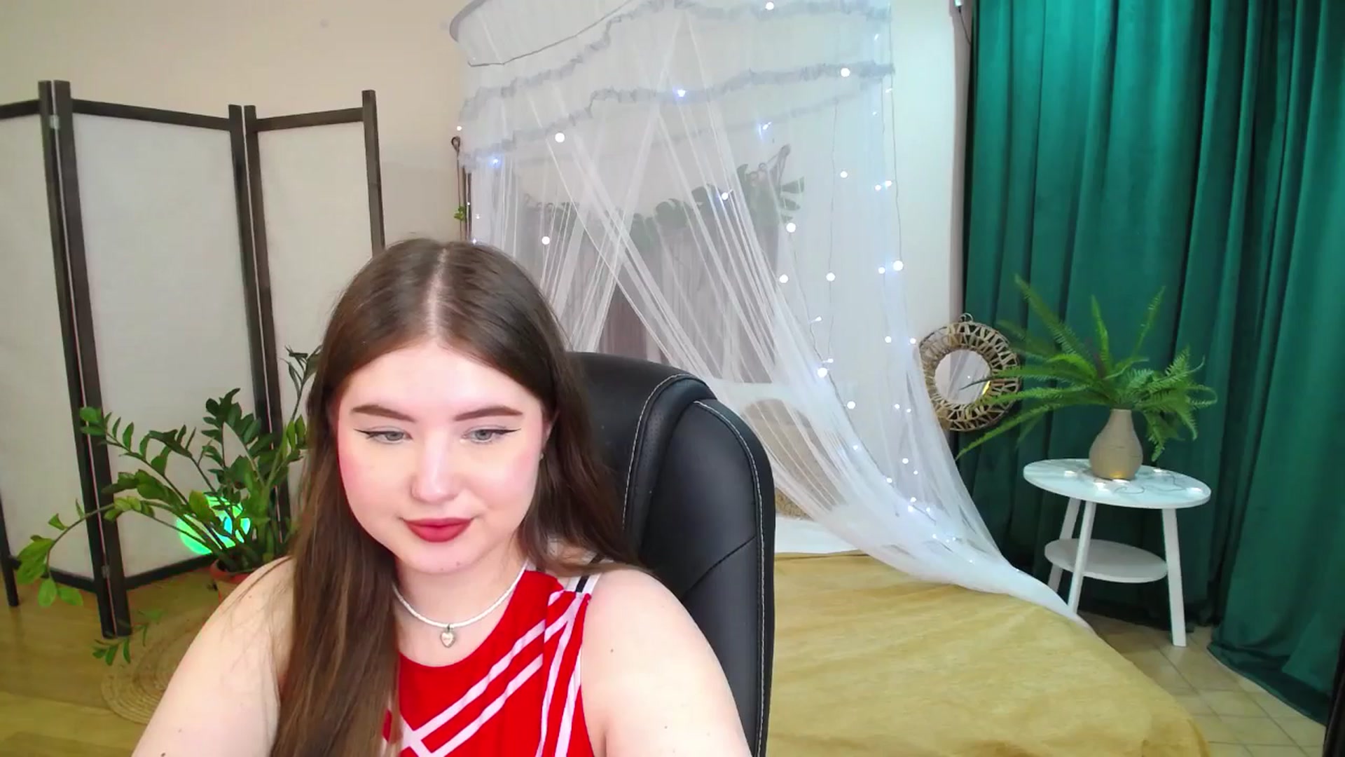 Gallery image thumbnail from AdmireMyEyes's myfreecams stream on, 05/25/2025, 22:33 image 14 of 20