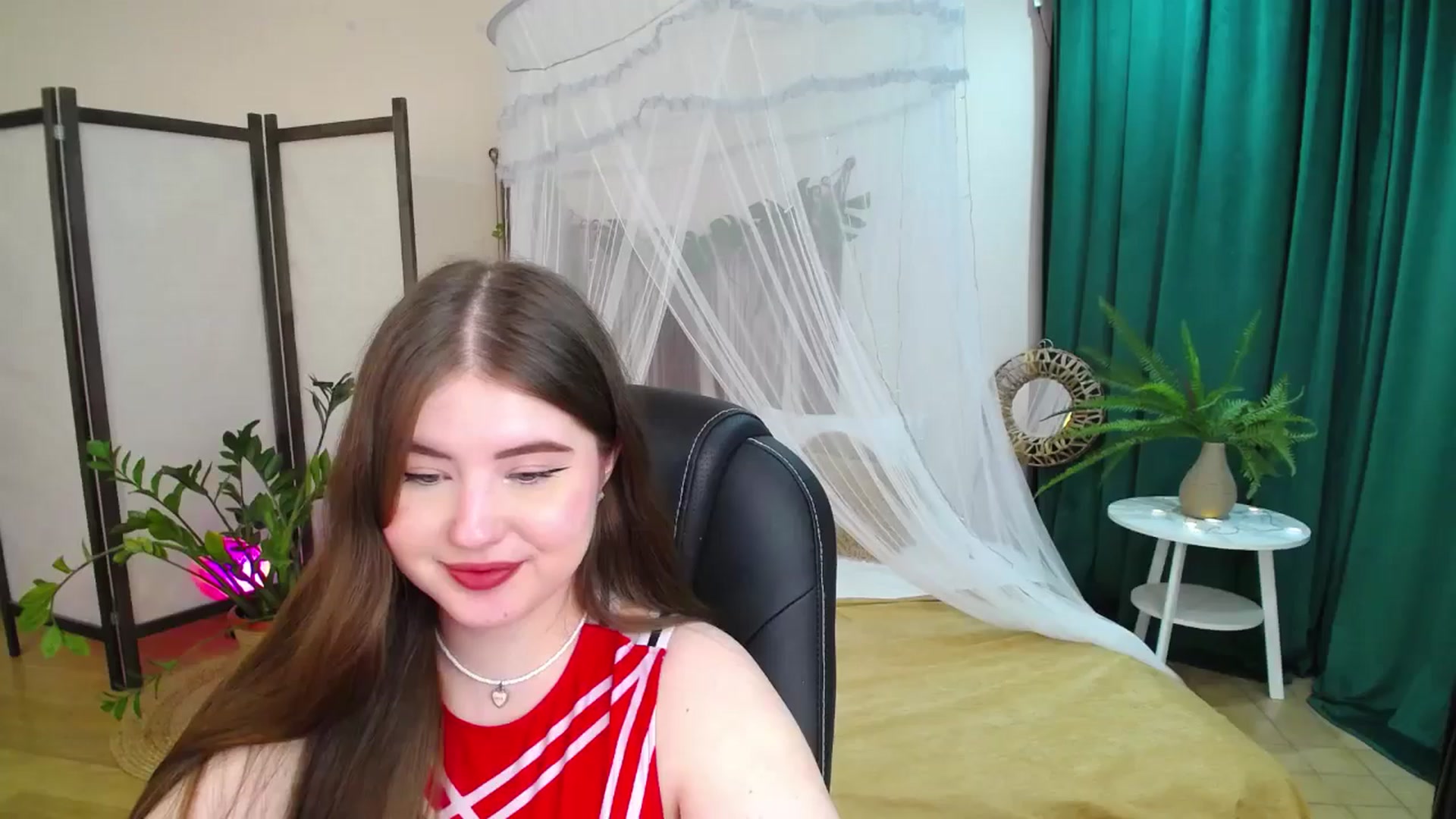 Gallery image thumbnail from AdmireMyEyes's myfreecams stream on, 05/25/2025, 22:33 image 6 of 20