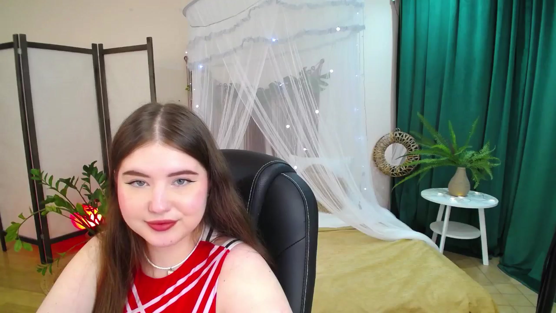 Gallery image thumbnail from AdmireMyEyes's myfreecams stream on, 05/25/2025, 23:33 image 15 of 20