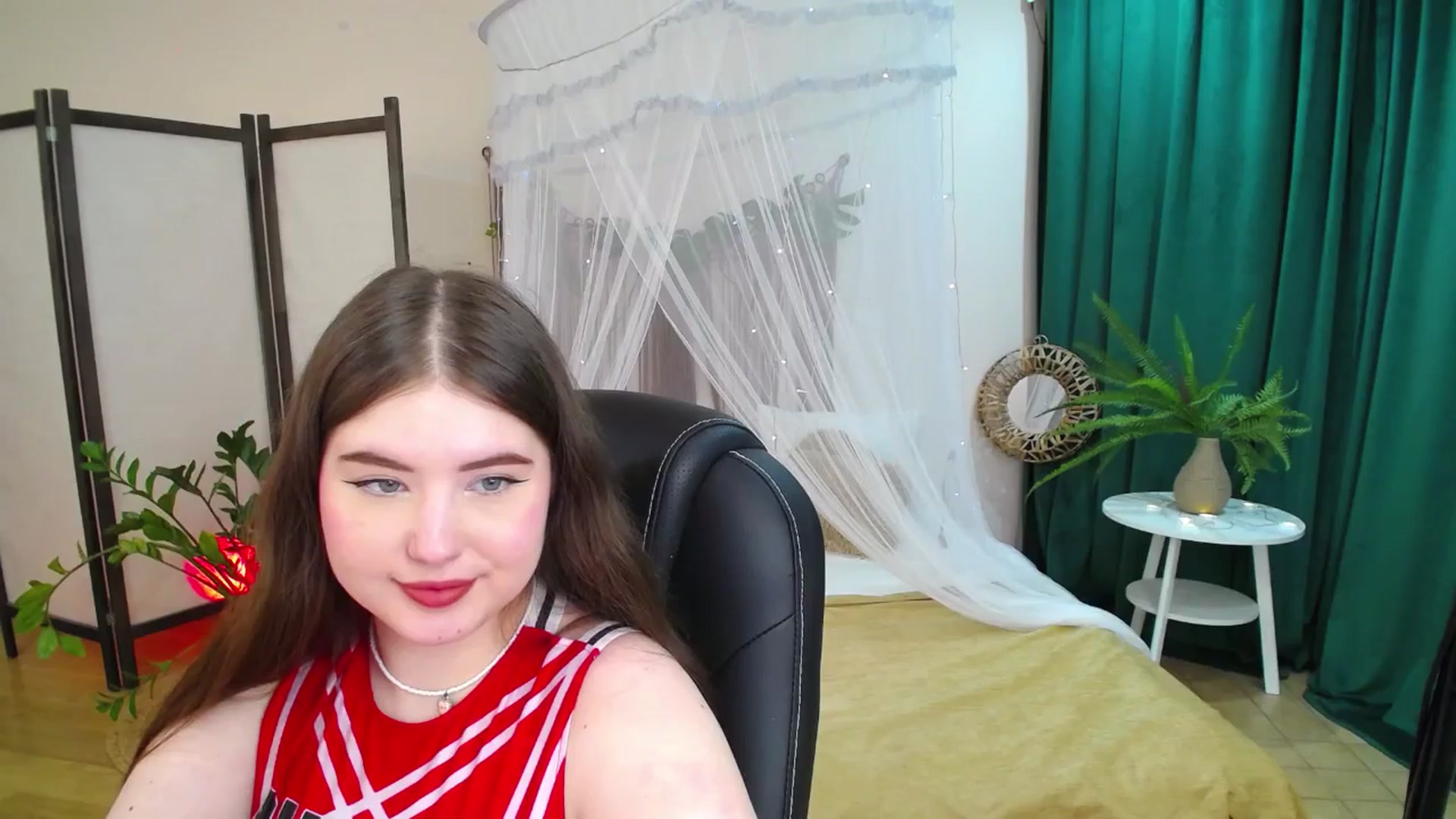 Gallery image thumbnail from AdmireMyEyes's myfreecams stream on, 05/25/2025, 23:33 image 18 of 20