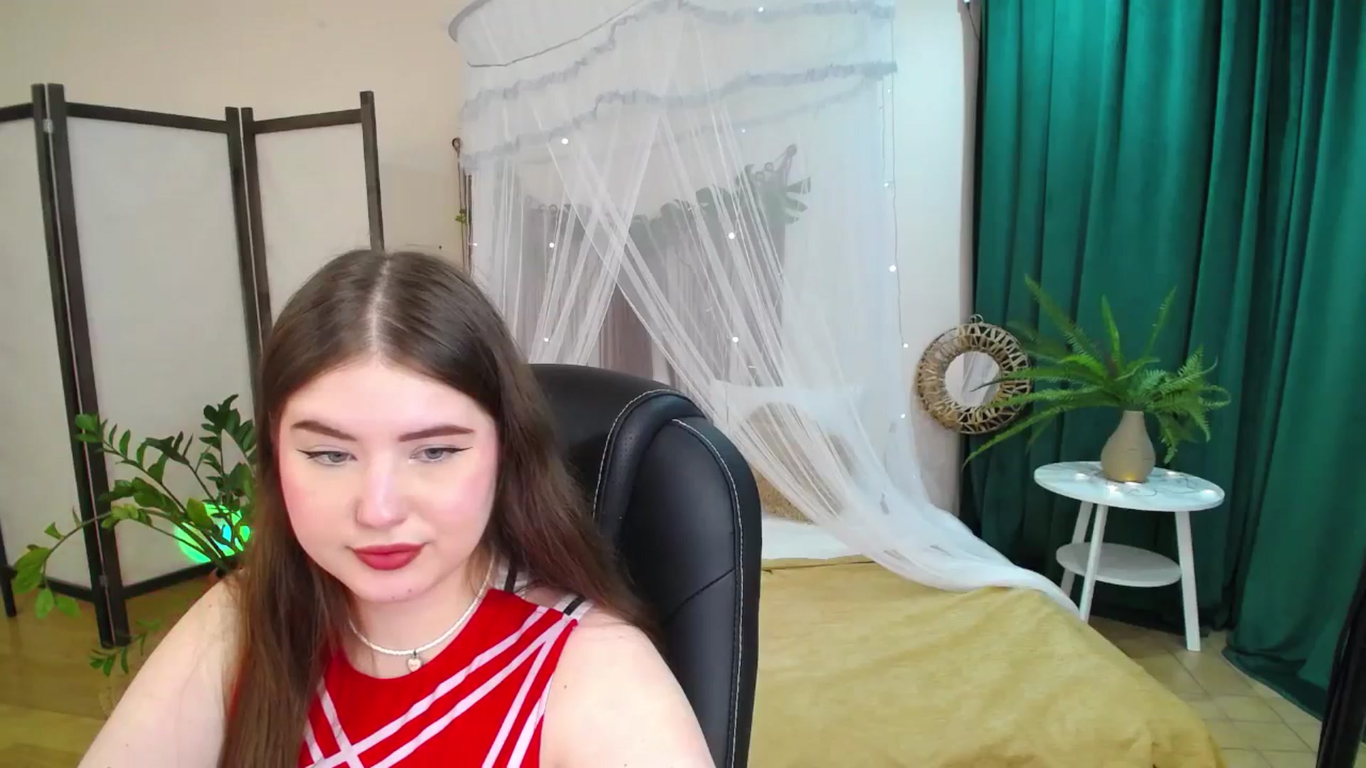 Gallery image thumbnail from AdmireMyEyes's myfreecams stream on, 05/25/2025, 23:33 image 13 of 20