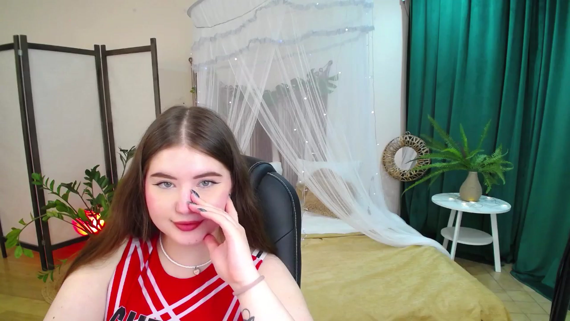 Gallery image thumbnail from AdmireMyEyes's myfreecams stream on, 05/25/2025, 23:33 image 6 of 20