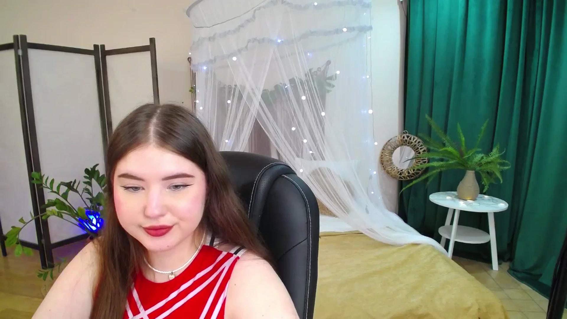 Gallery image thumbnail from AdmireMyEyes's myfreecams stream on, 05/25/2025, 23:33 image 14 of 20