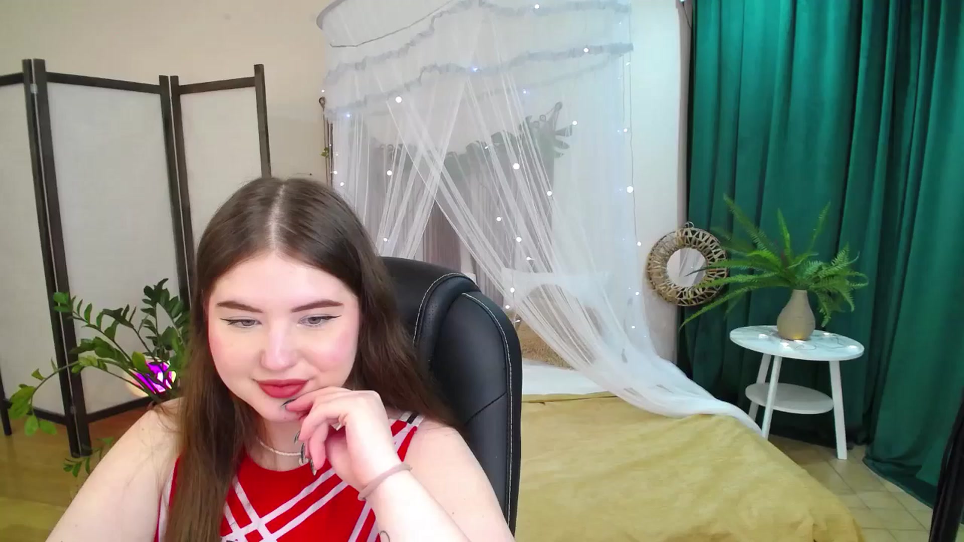 Gallery image thumbnail from AdmireMyEyes's myfreecams stream on, 05/25/2025, 23:33 image 11 of 20