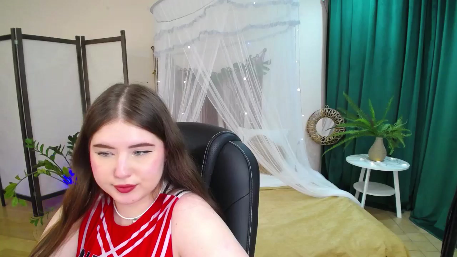 Gallery image thumbnail from AdmireMyEyes's myfreecams stream on, 05/25/2025, 23:33 image 16 of 20
