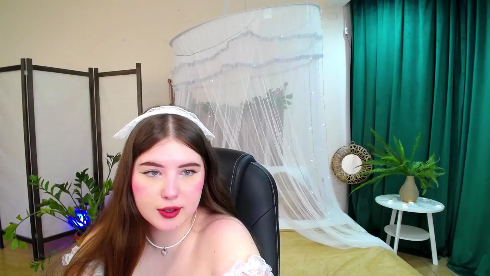 Gallery image thumbnail from AdmireMyEyes's myfreecams stream on, 05/27/2025, 07:47 image 6 of 20