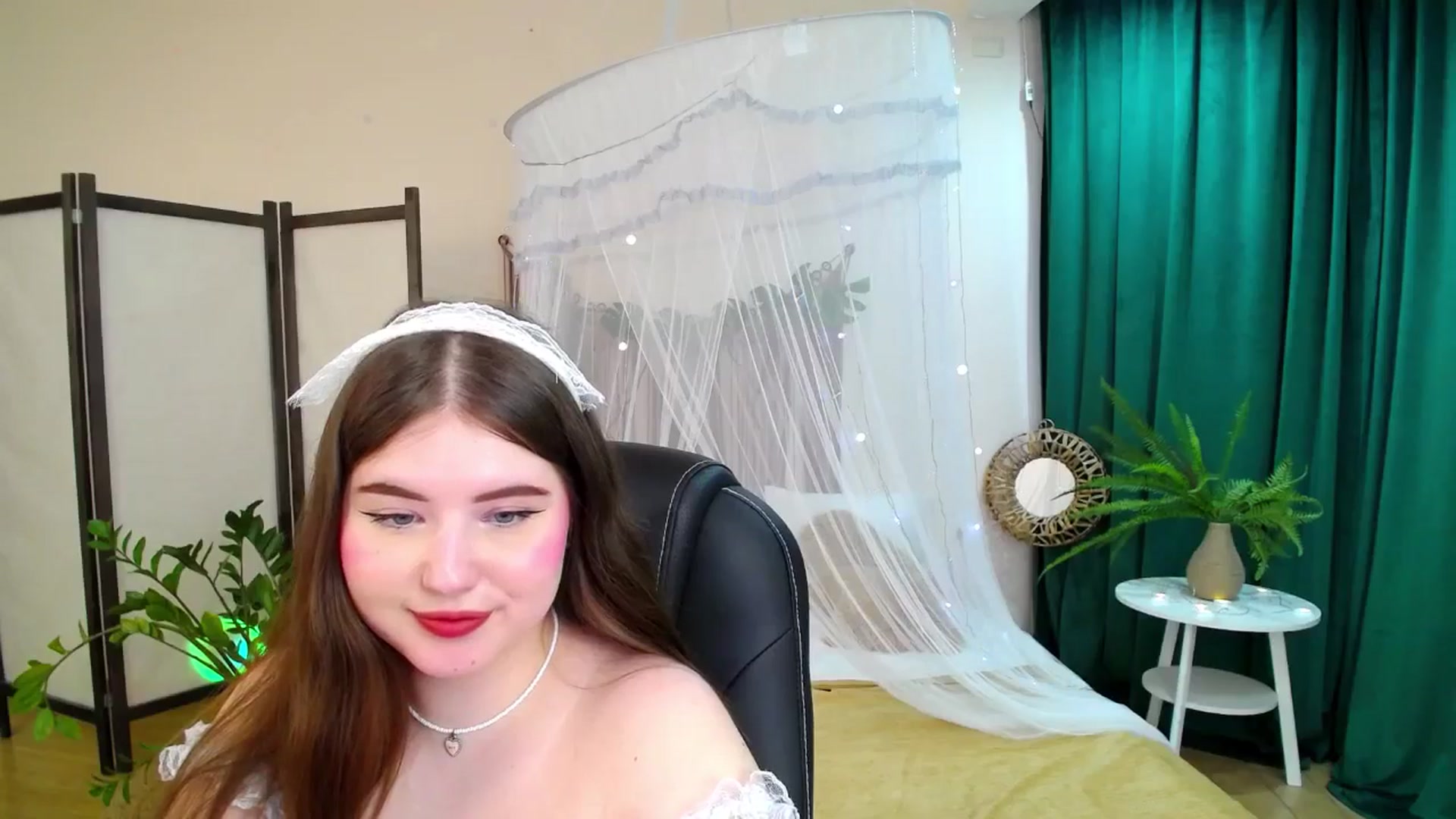 Gallery image thumbnail from AdmireMyEyes's myfreecams stream on, 05/27/2025, 07:47 image 7 of 20
