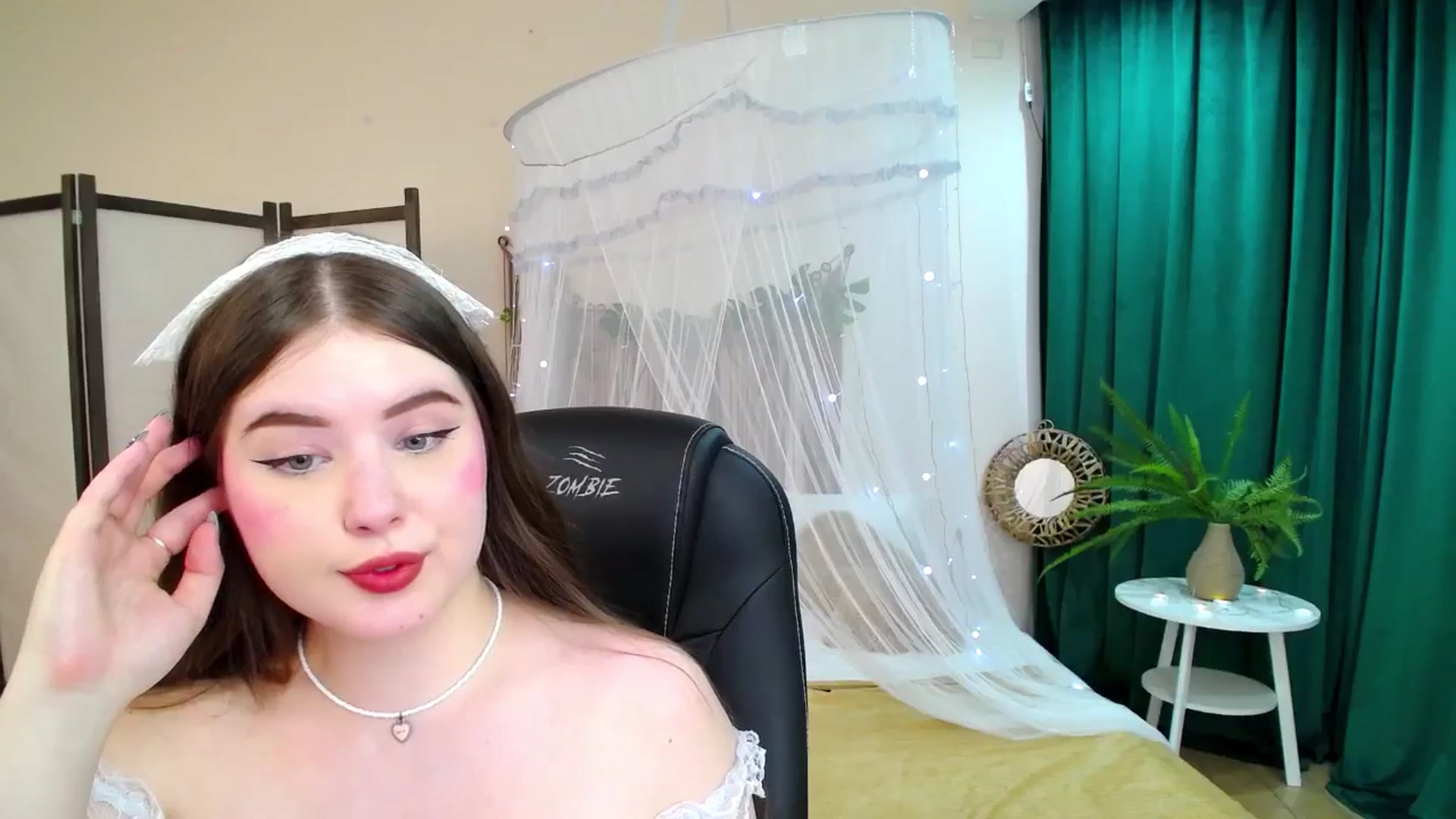 Gallery image thumbnail from AdmireMyEyes's myfreecams stream on, 05/27/2025, 07:47 image 3 of 20