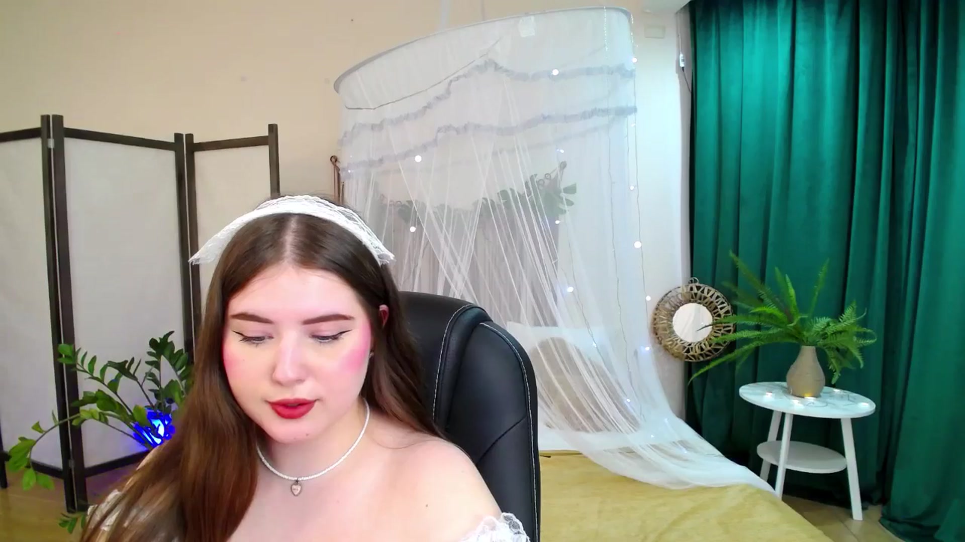 Gallery image thumbnail from AdmireMyEyes's myfreecams stream on, 05/27/2025, 07:47 image 8 of 20