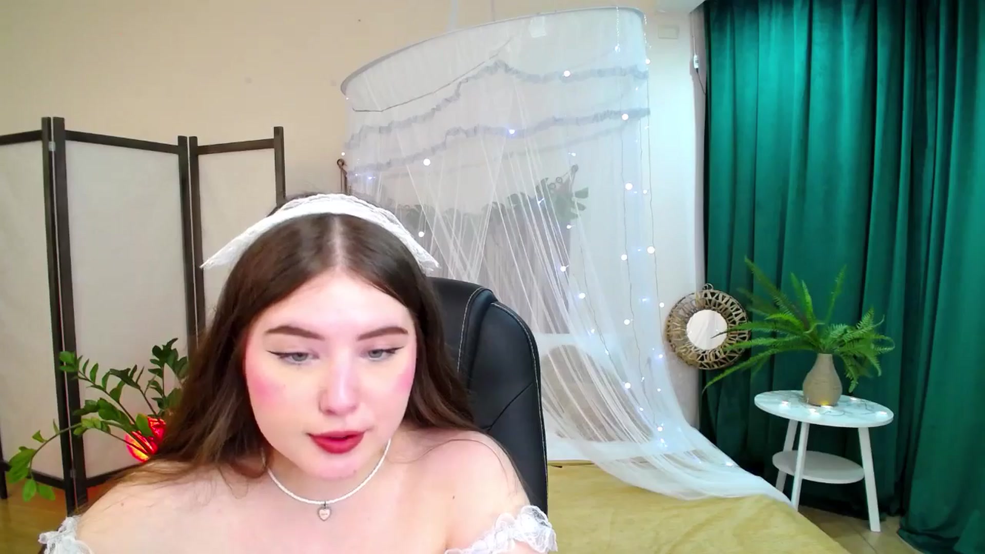 Gallery image thumbnail from AdmireMyEyes's myfreecams stream on, 05/27/2025, 07:47 image 4 of 20